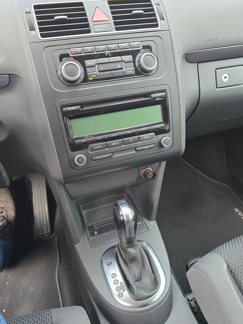 VW Touran 2.0 TDI Comfortline DSG-image-12