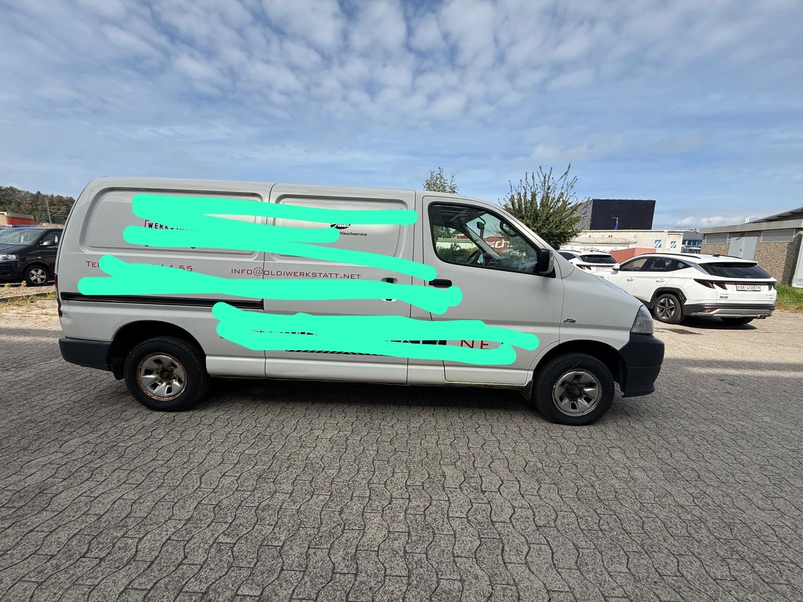 TOYOTA Hiace D-4D Van 4WD LWB-image-2