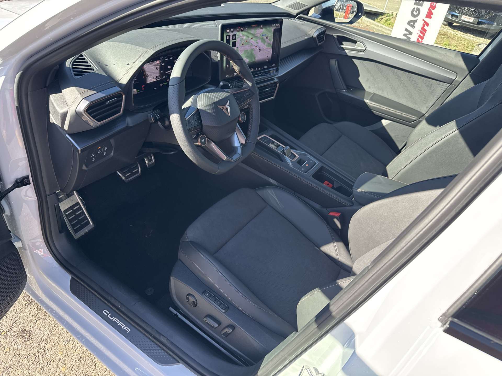 CUPRA LEON ST 1.5 eTSi DSG-Automat-image-5
