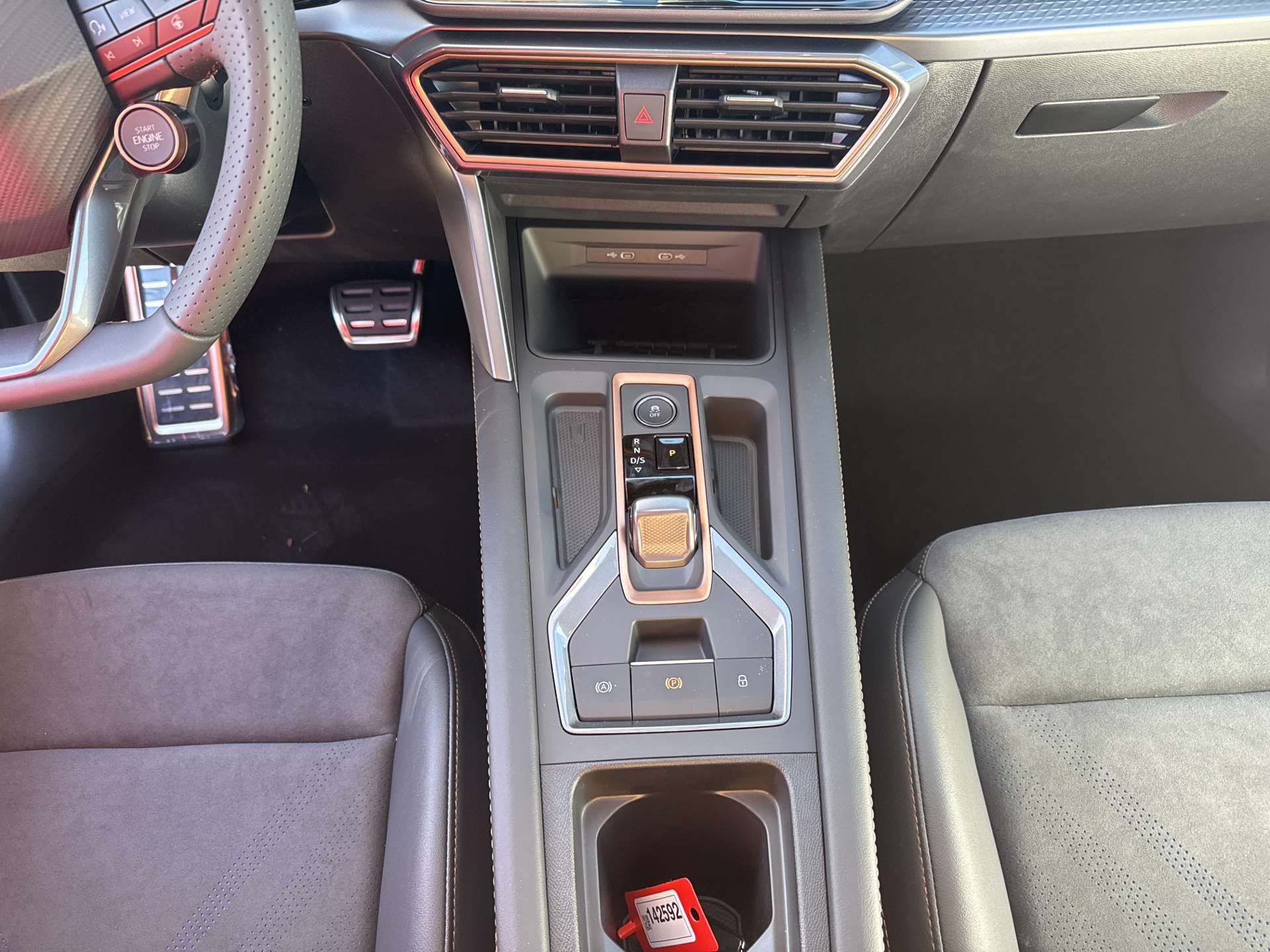 CUPRA LEON ST 1.5 eTSi DSG-Automat-image-11