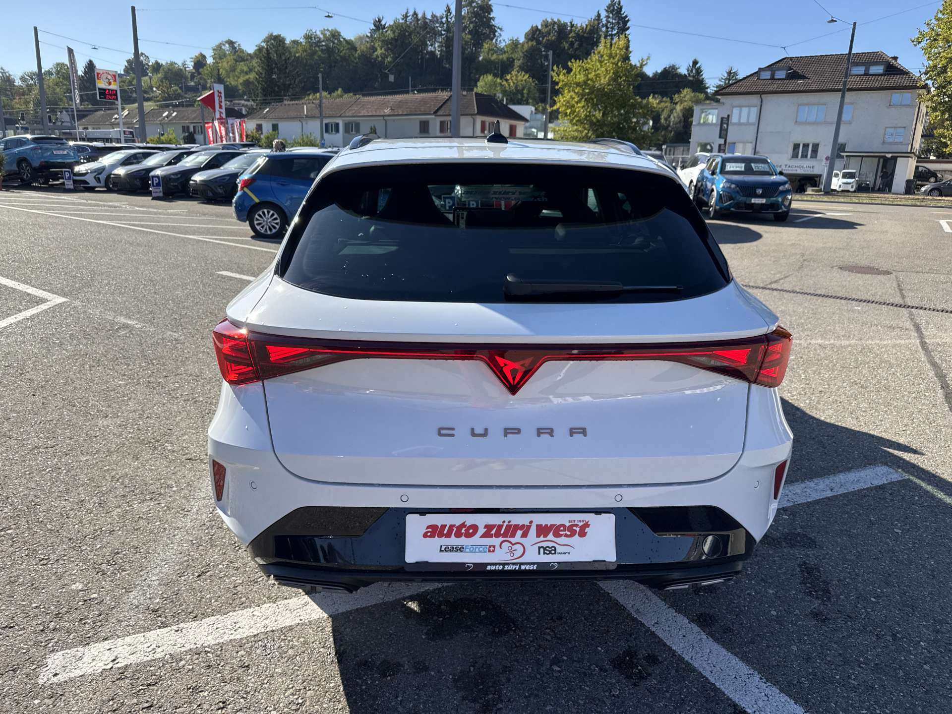 CUPRA LEON ST 1.5 eTSi DSG-Automat-image-14
