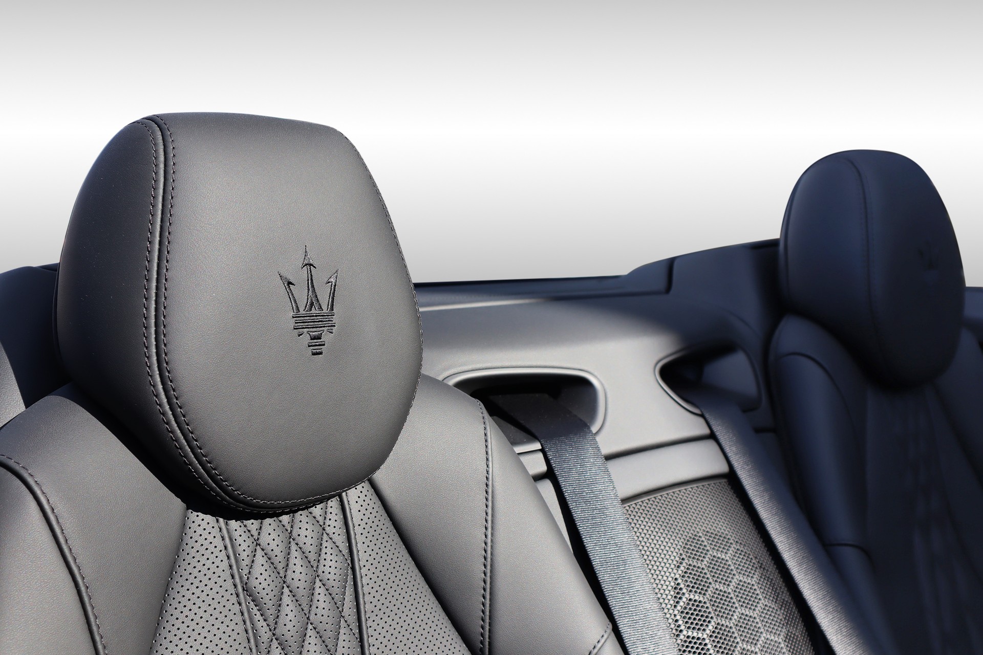 MASERATI GranCabrio Modena-image-12