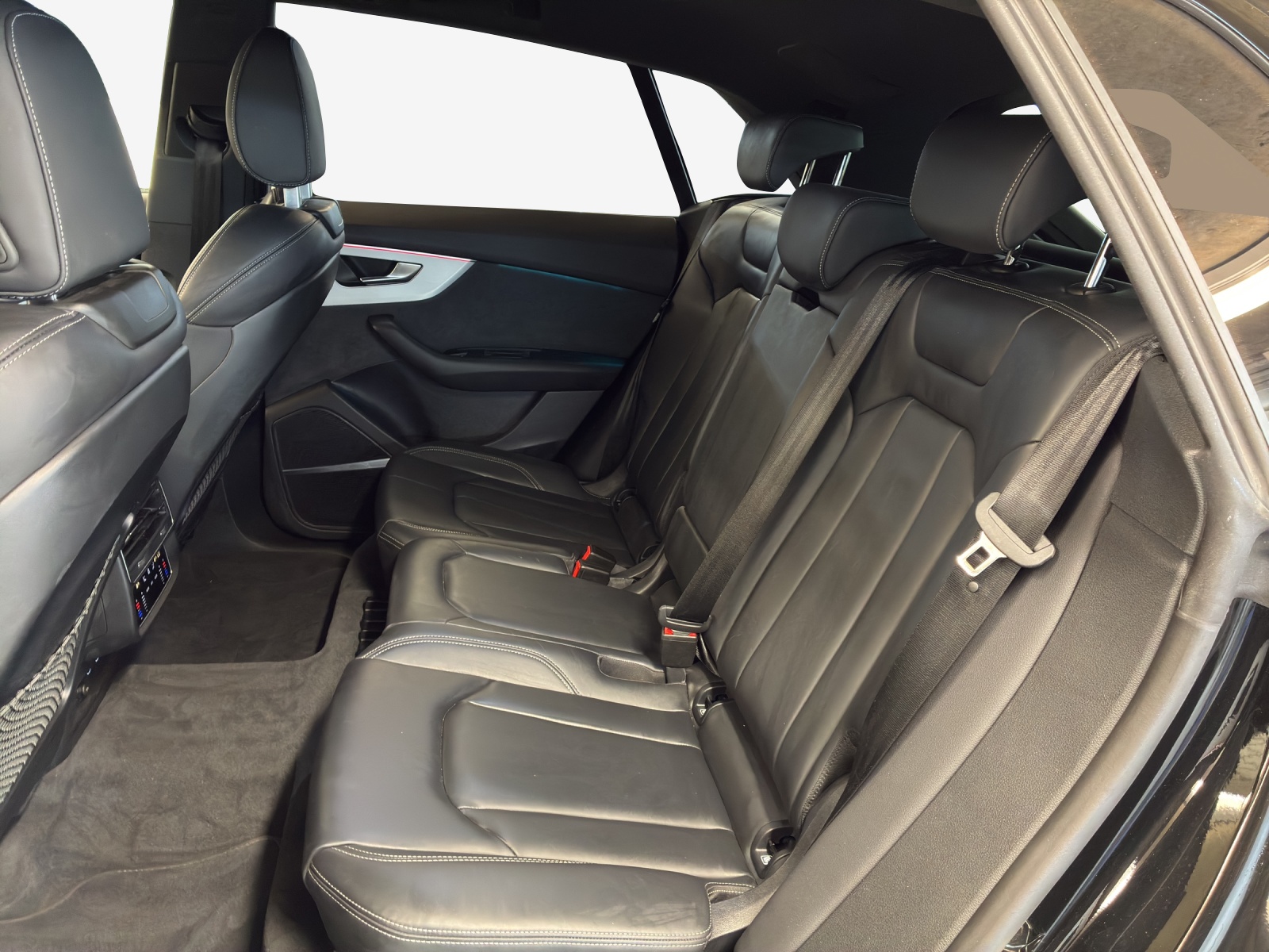 AUDI Q8 SUV TDI quattro 210 kW tiptronic-image-11
