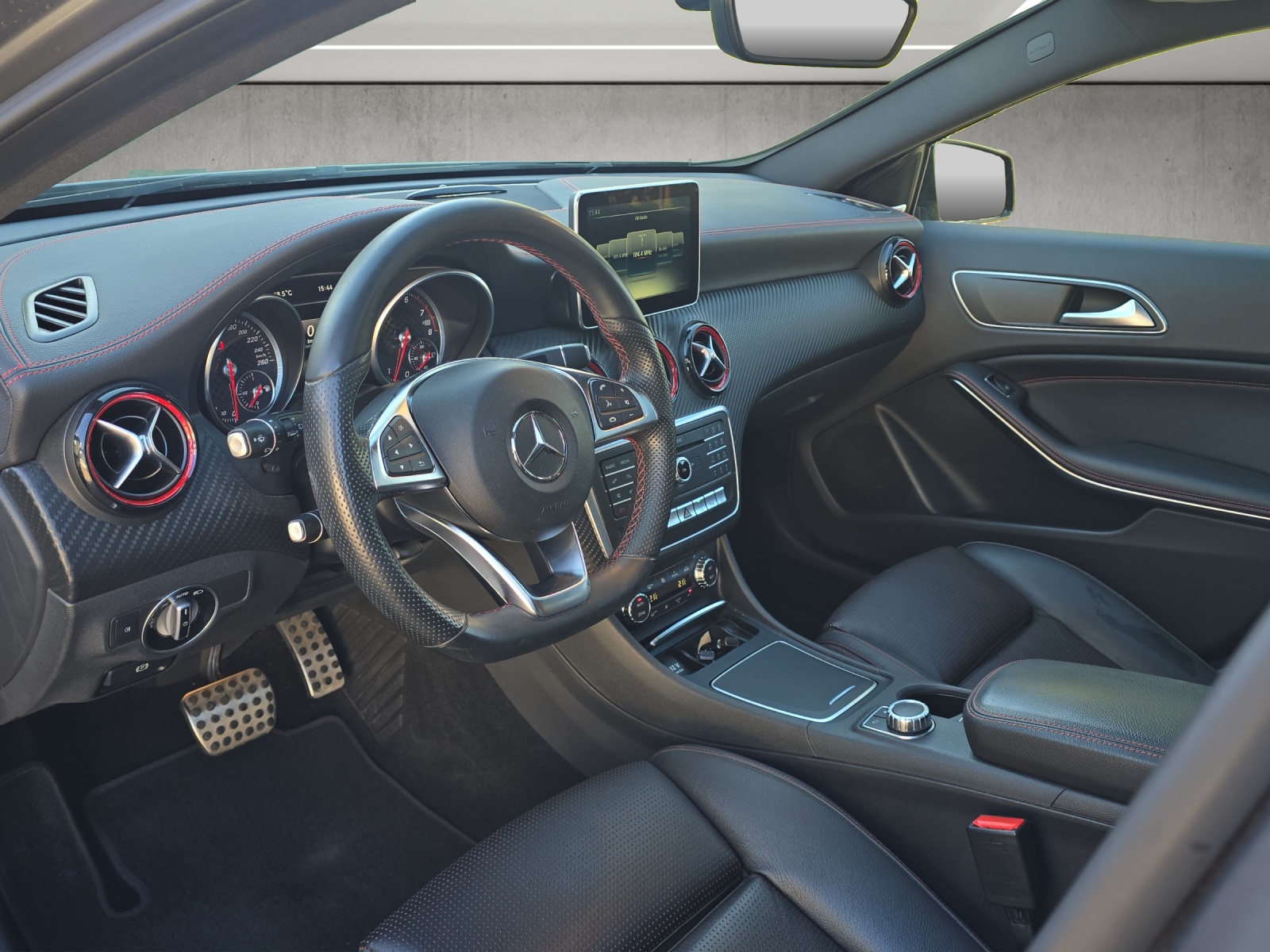 MERCEDES-BENZ A 250 Sport 4Matic 7G-DCT-image-9
