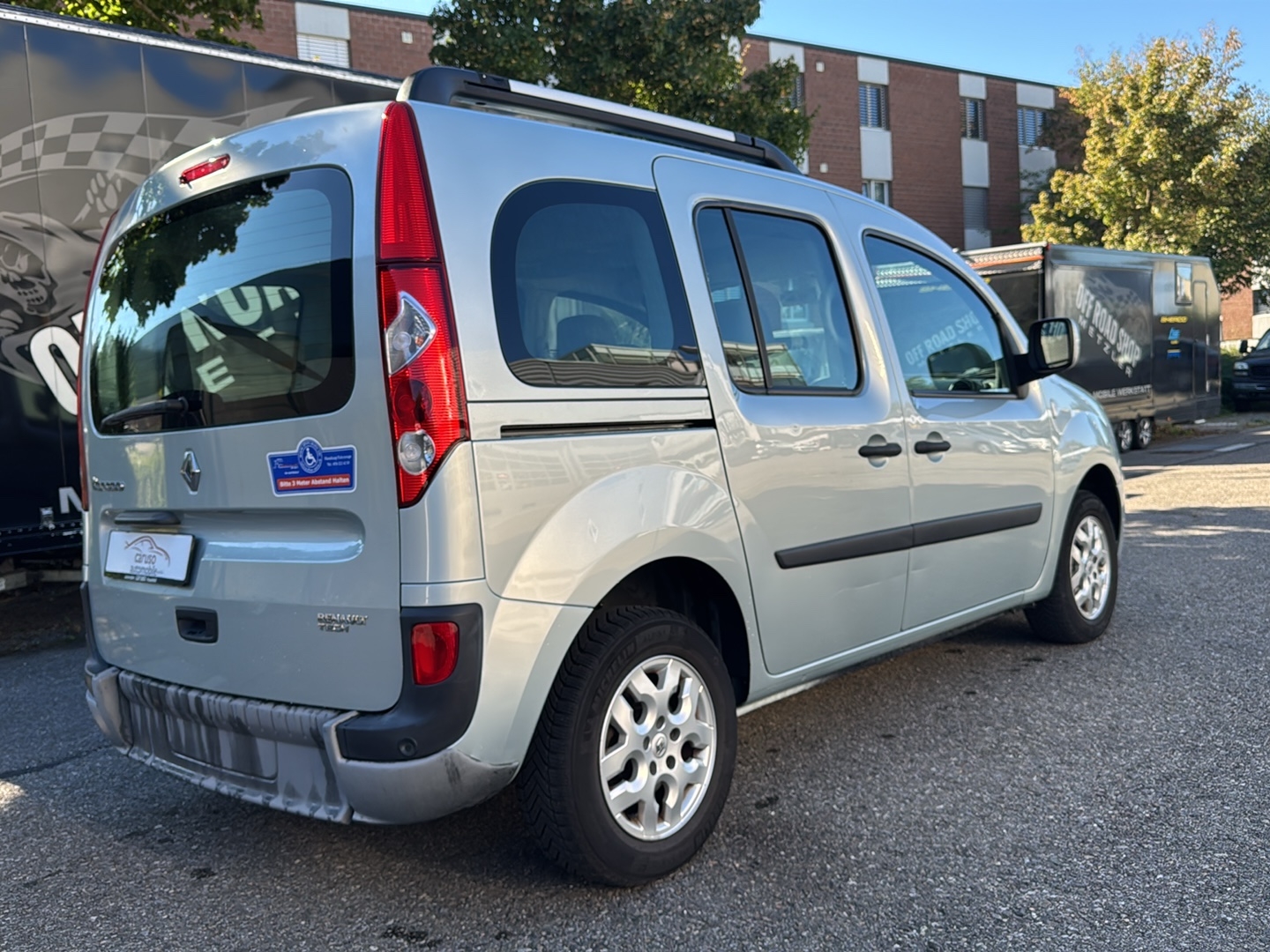 RENAULT Kangoo 1.6 16V Privilège*Behindertengerecht mit Rampe für Rollstuhl*-image-3
