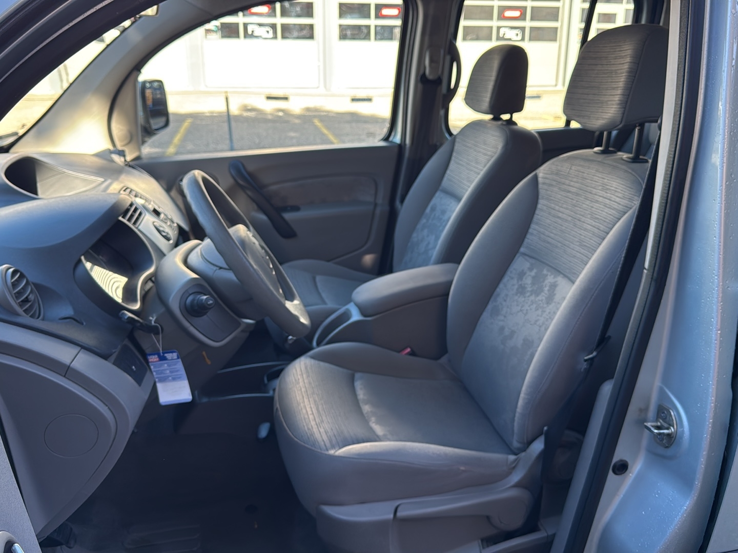 RENAULT Kangoo 1.6 16V Privilège*Behindertengerecht mit Rampe für Rollstuhl*-image-8
