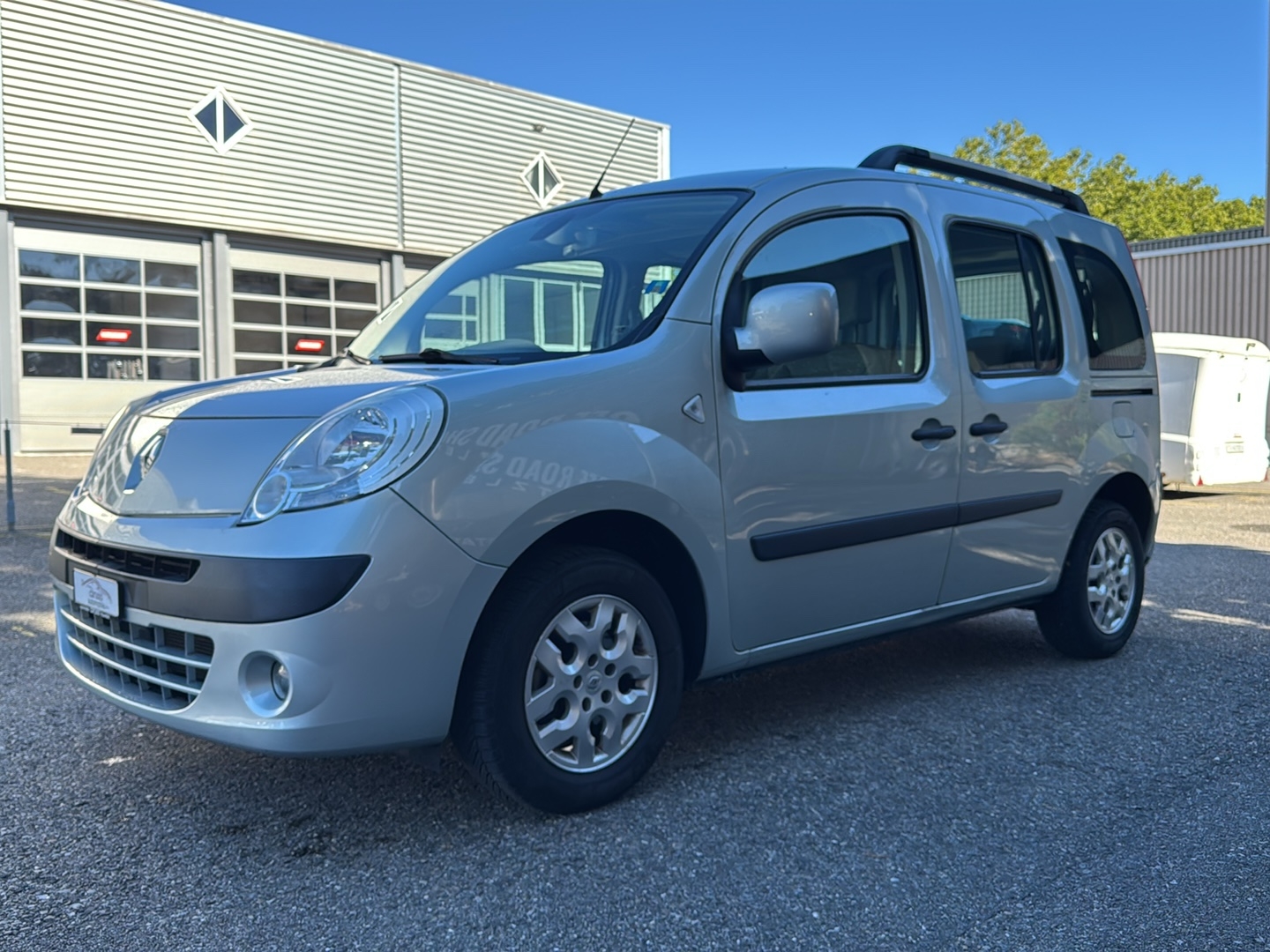 RENAULT Kangoo 1.6 16V Privilège*Behindertengerecht mit Rampe für Rollstuhl*-image-6