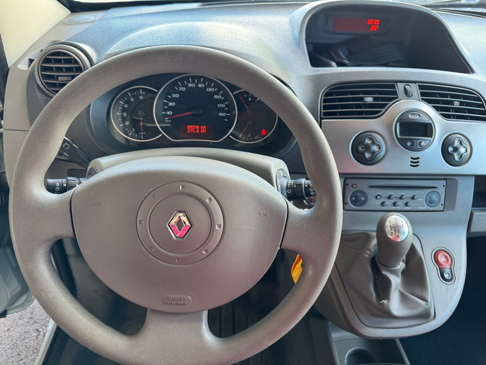 RENAULT Kangoo 1.6 16V Privilège*Behindertengerecht mit Rampe für Rollstuhl*-image-11