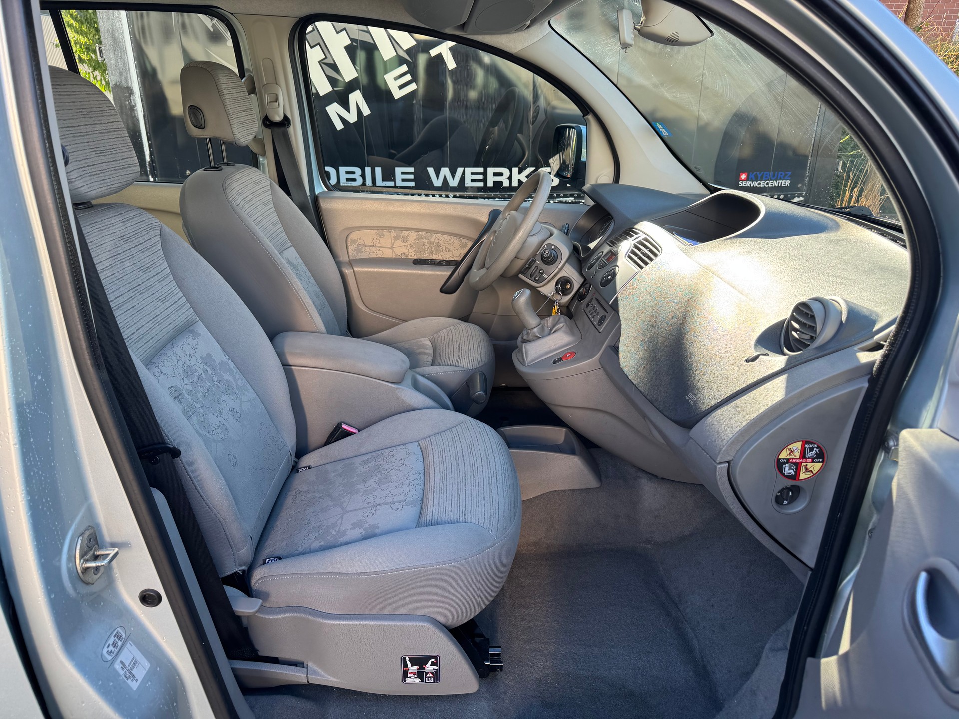 RENAULT Kangoo 1.6 16V Privilège*Behindertengerecht mit Rampe für Rollstuhl*-image-9