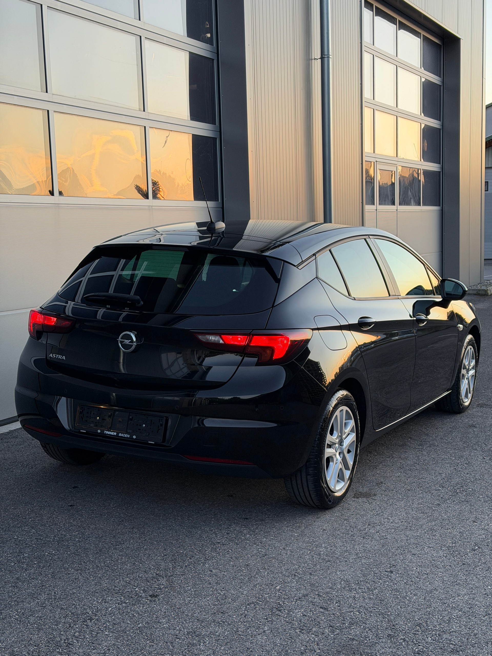 OPEL Astra 1.4i Turbo Edition-image-2