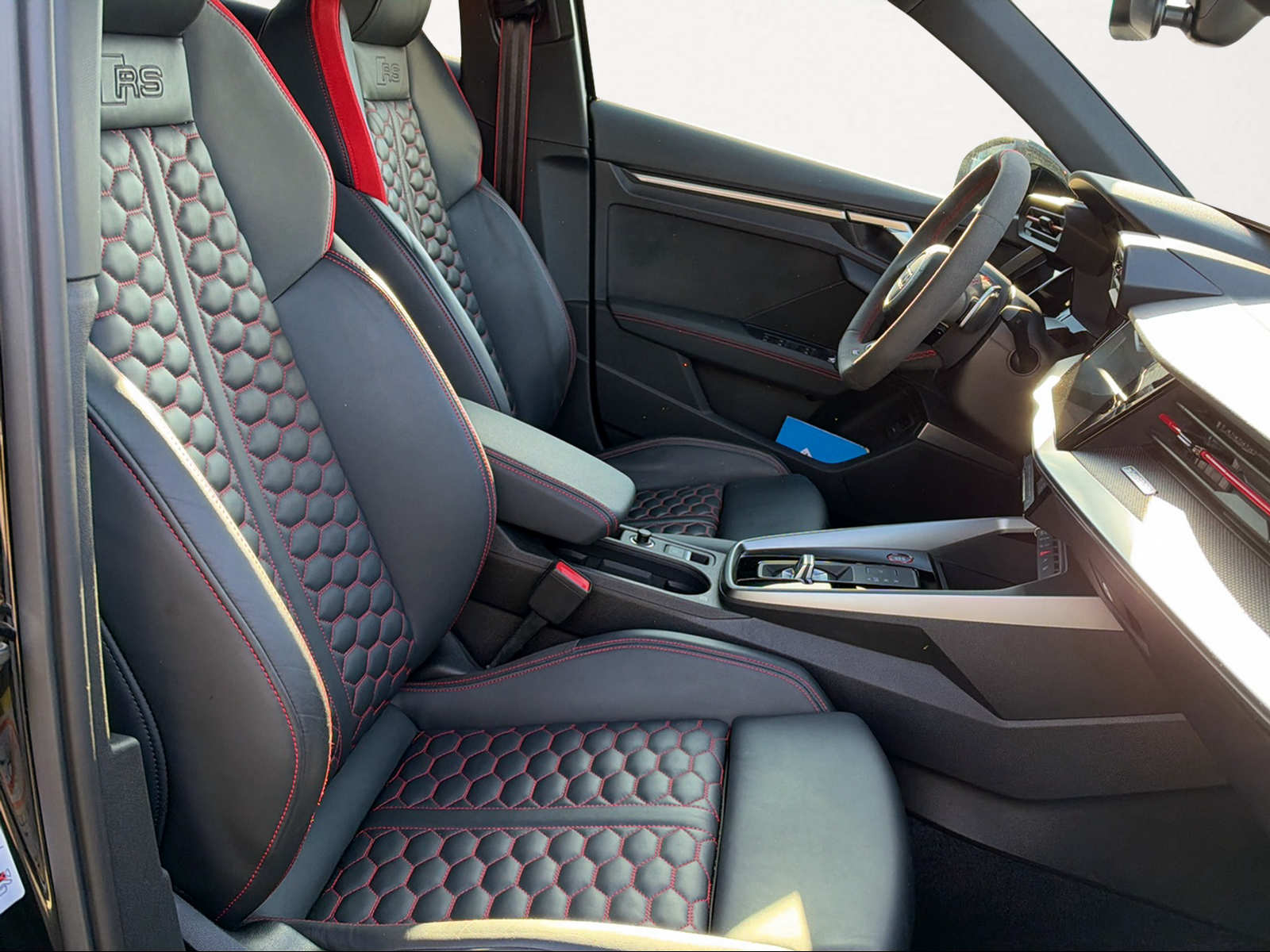 AUDI RS3 Sportback 2.5 TSI quattro S-tronic-image-8