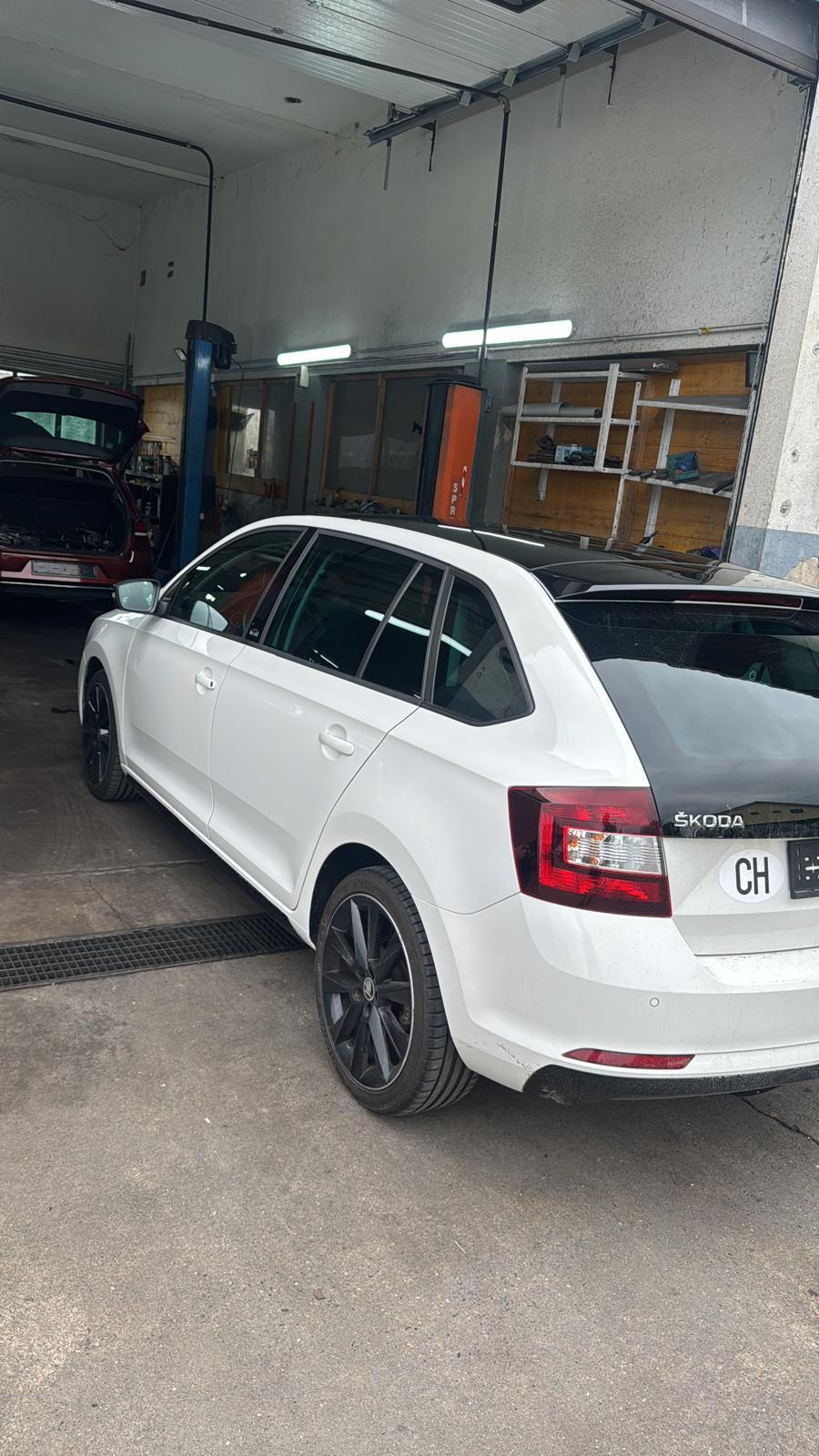 SKODA Rapid Spaceback 1.4 TSI Ambition DSG-image-4