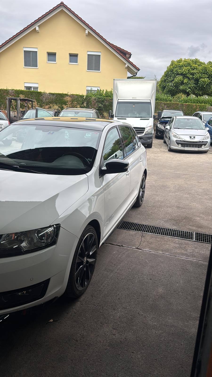SKODA Rapid Spaceback 1.4 TSI Ambition DSG-image-1