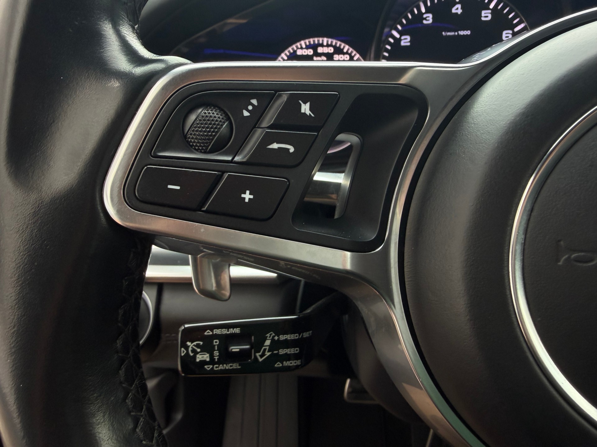 PORSCHE Panamera 4S PDK-image-20