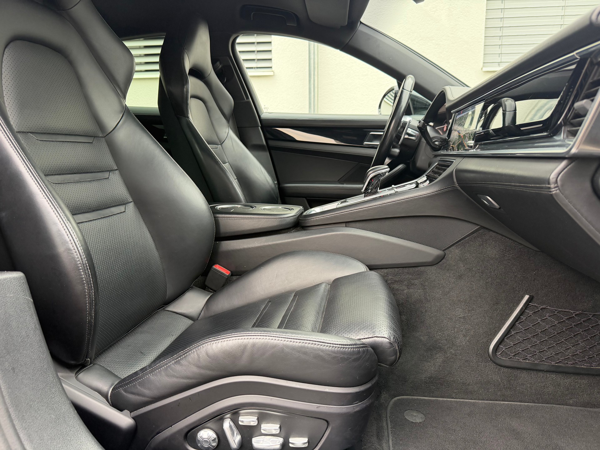 PORSCHE Panamera 4S PDK-image-16