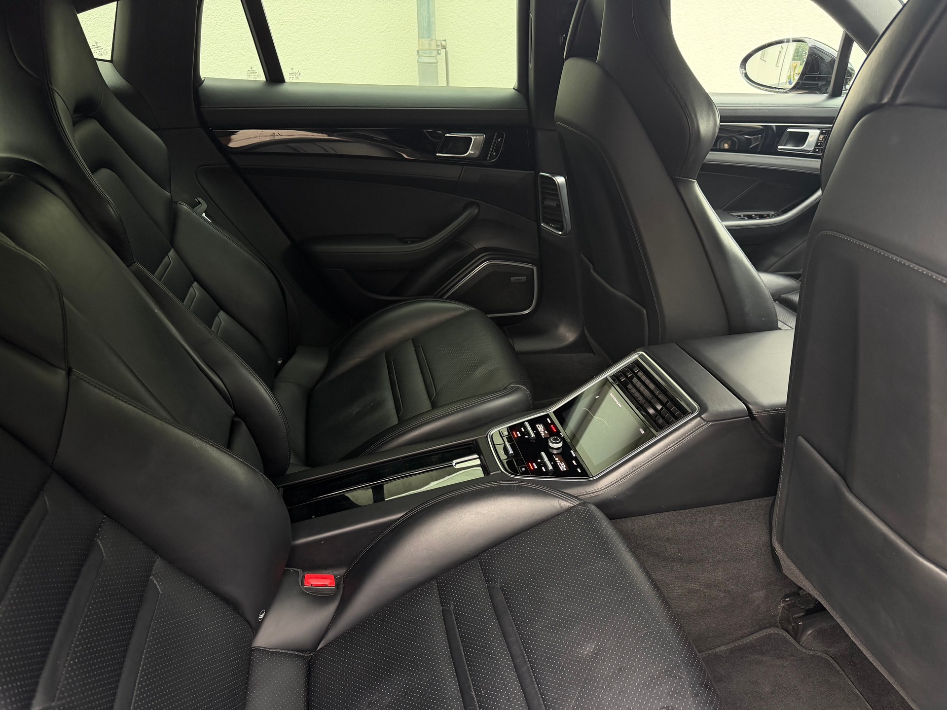 PORSCHE Panamera 4S PDK-image-17