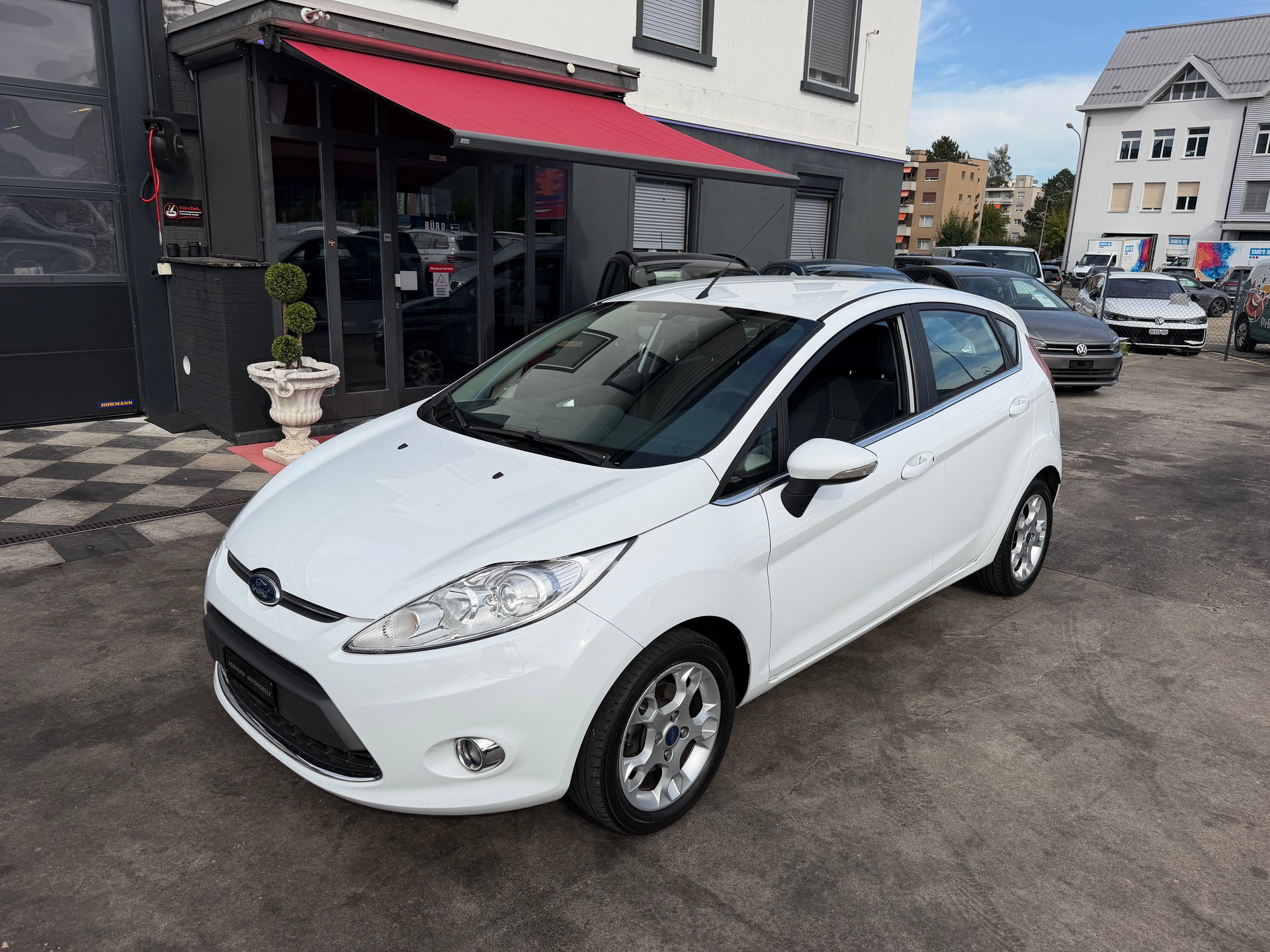 FORD Fiesta 1.4 16V Titanium-image-2