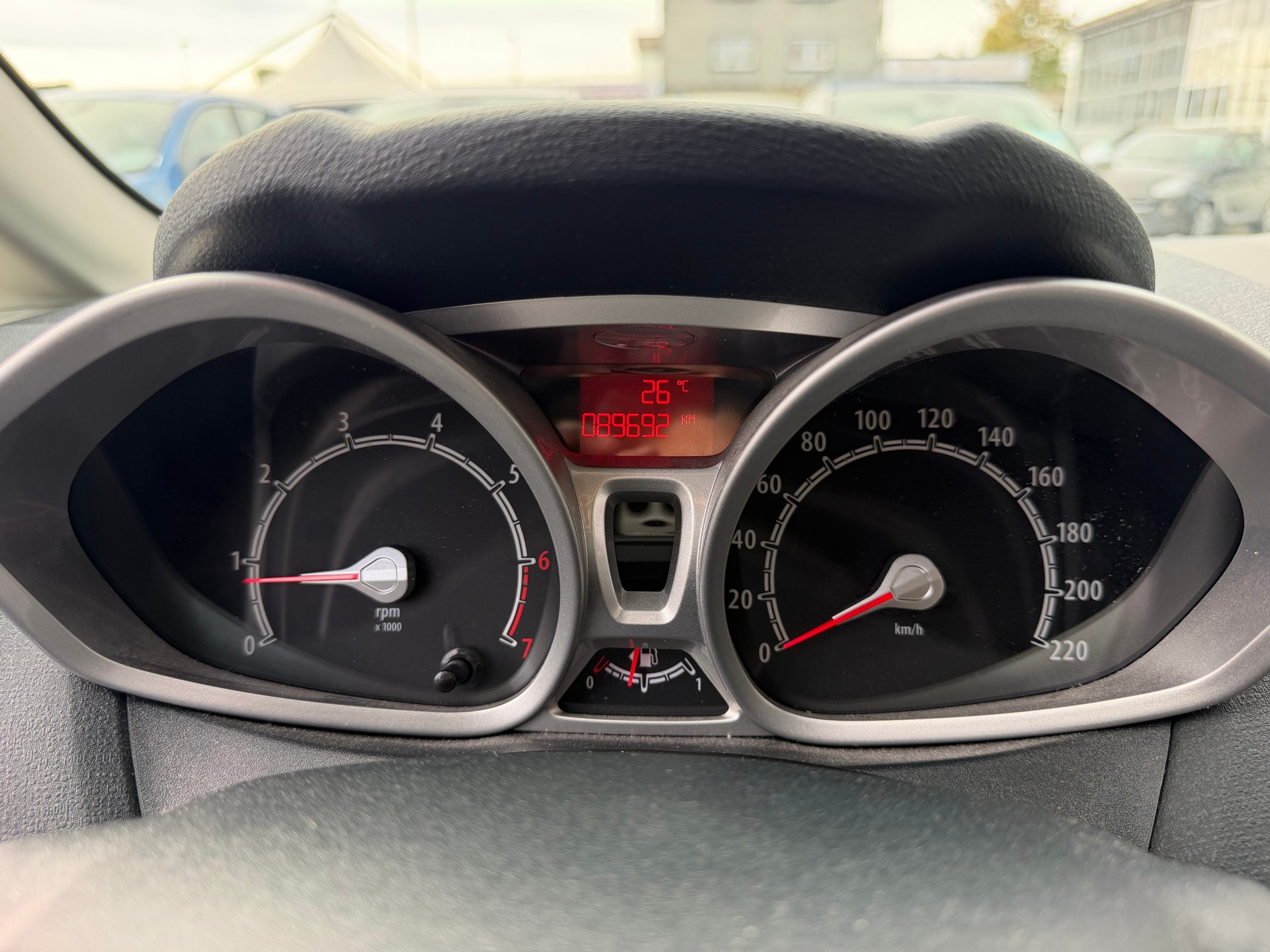 FORD Fiesta 1.4 16V Titanium-image-17