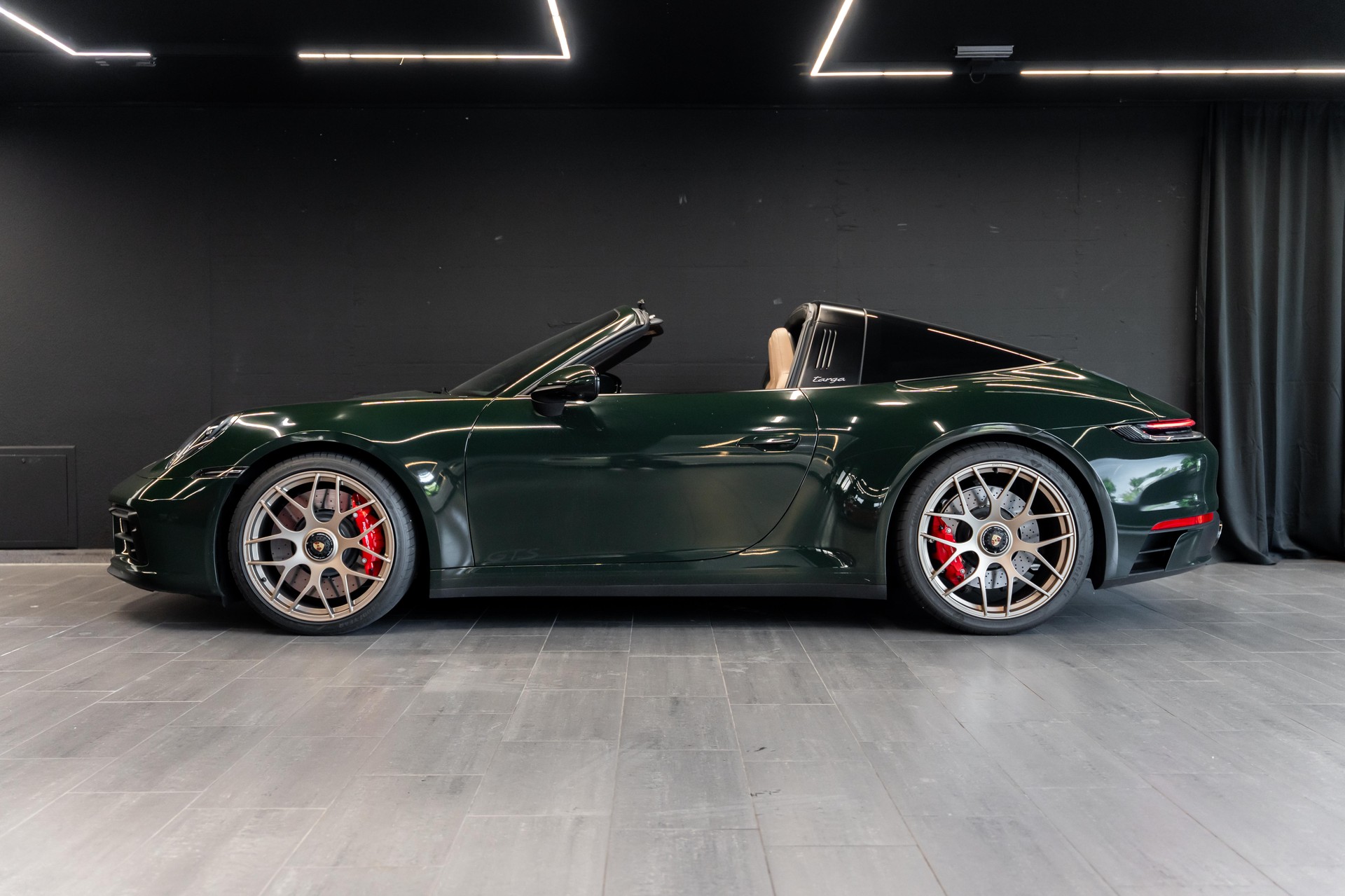 PORSCHE 911 Targa 4 GTS PDK / Porsche Approved / 8 Fach berädert uvm...-image-5