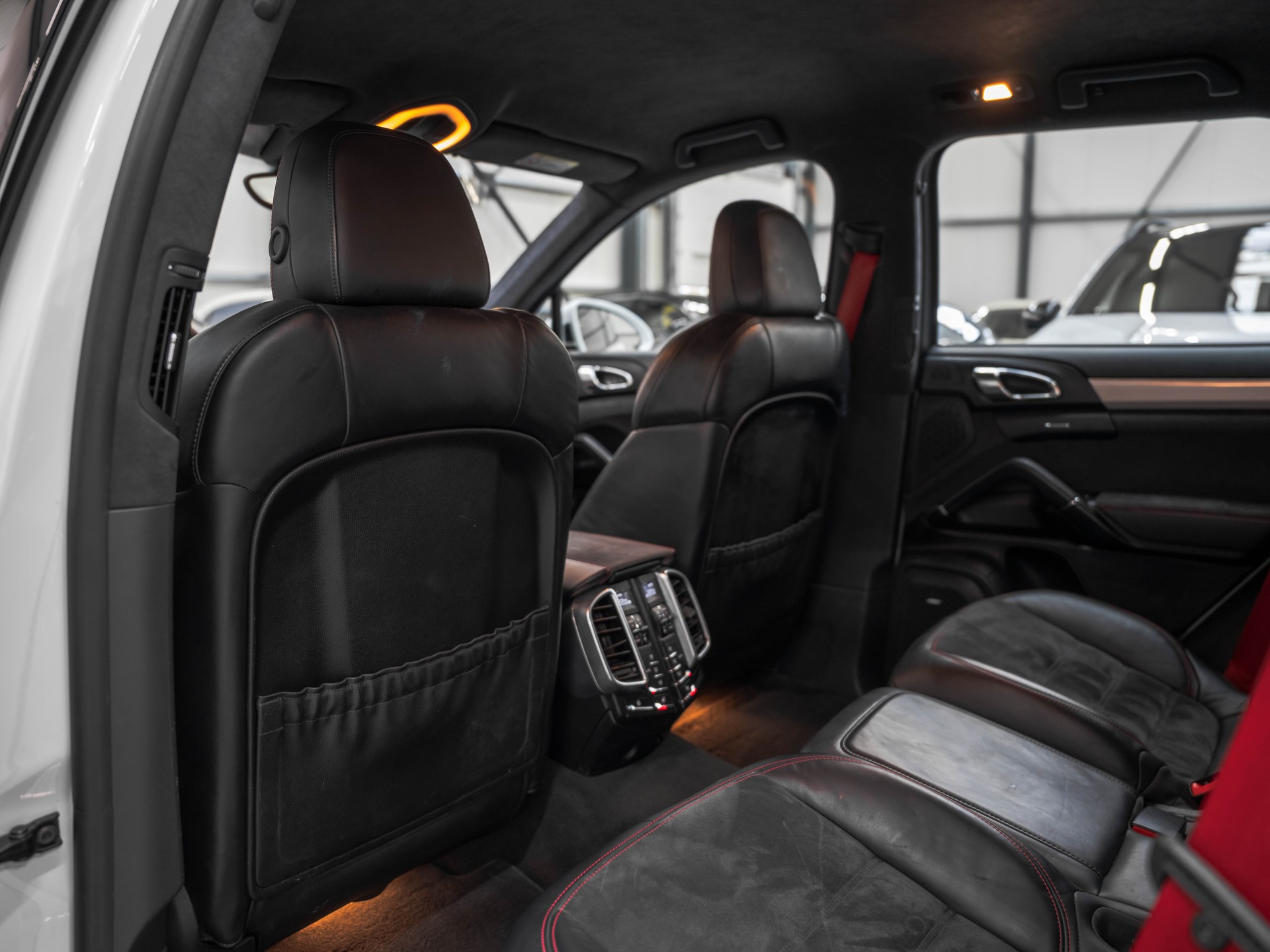 PORSCHE Cayenne GTS-image-11