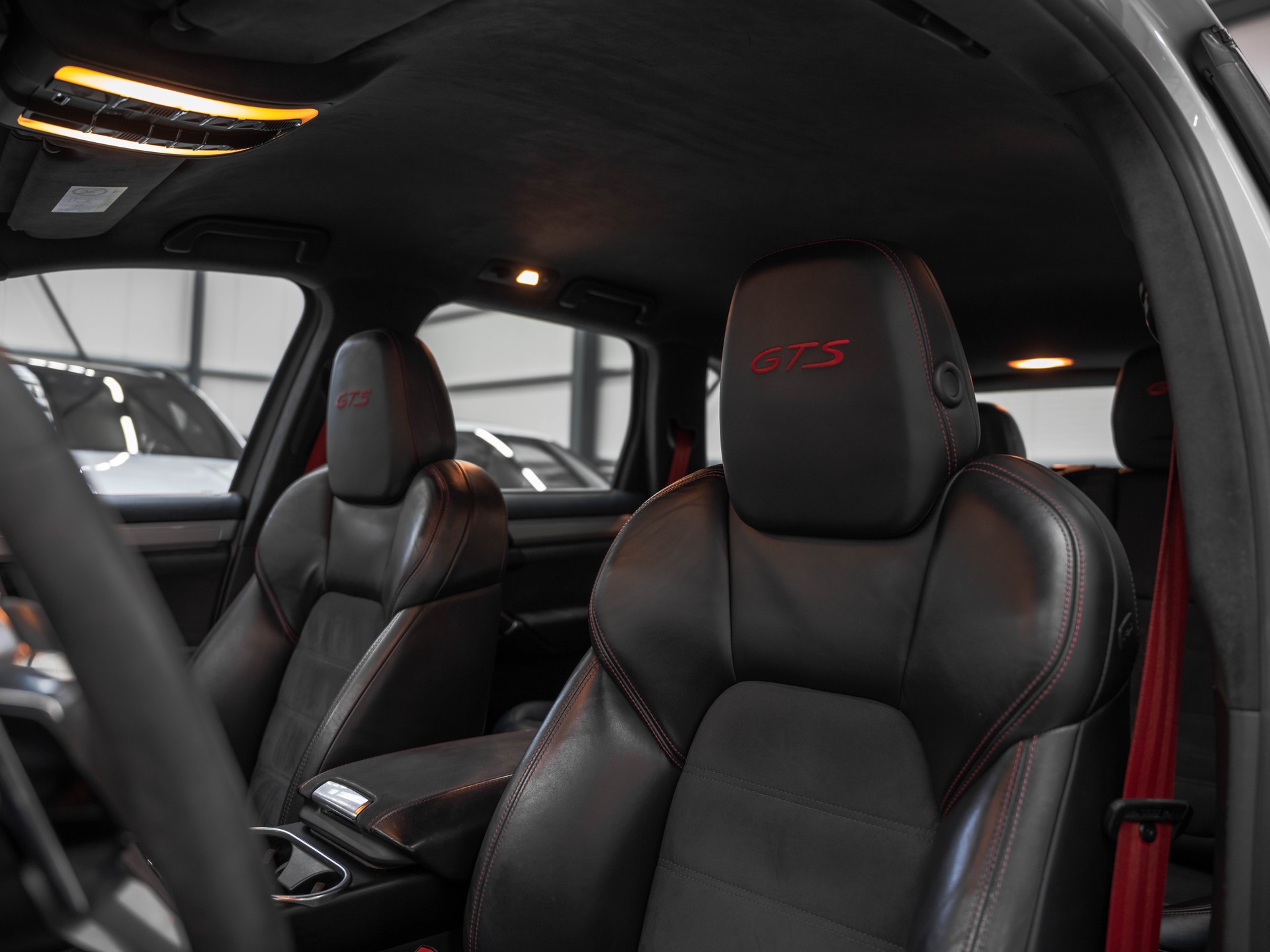 PORSCHE Cayenne GTS-image-10
