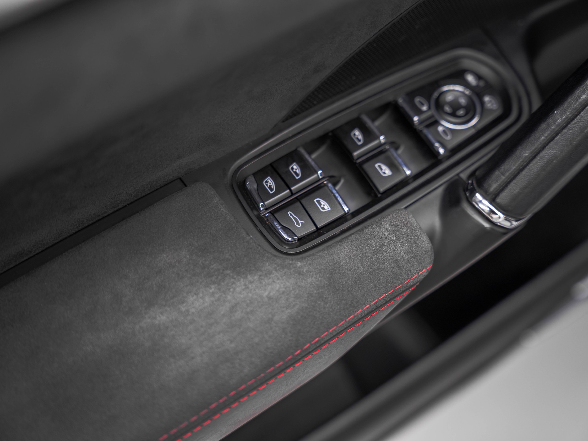 PORSCHE Cayenne GTS-image-21