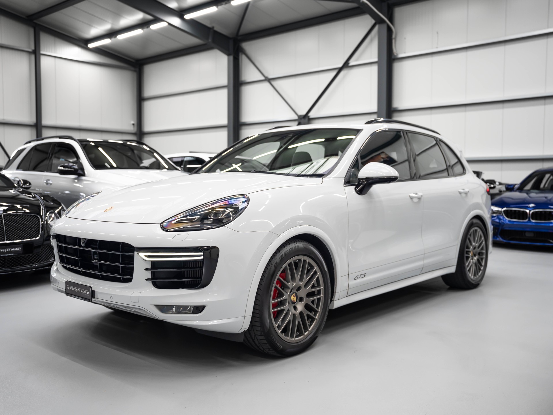 PORSCHE Cayenne GTS