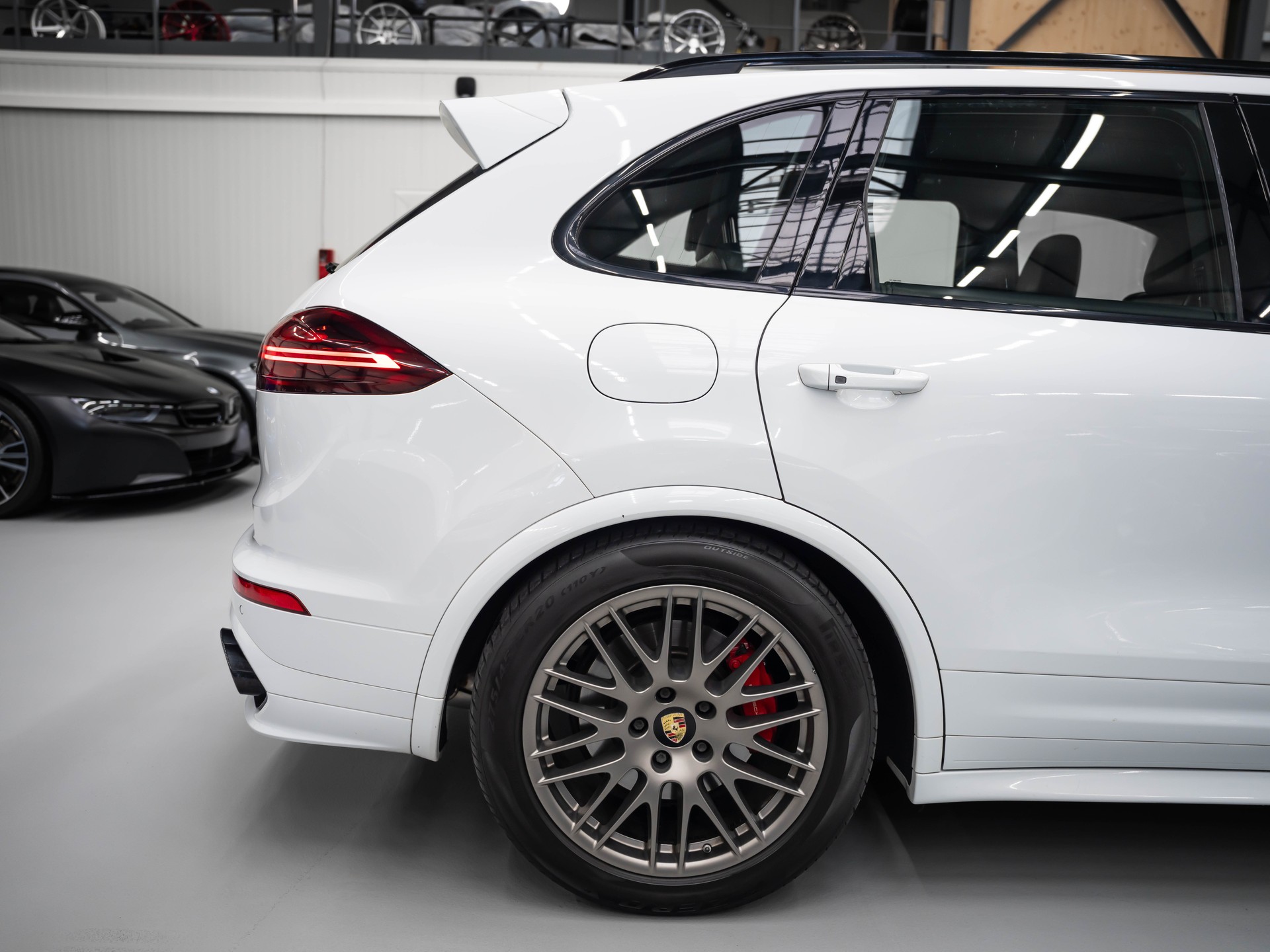 PORSCHE Cayenne GTS-image-17