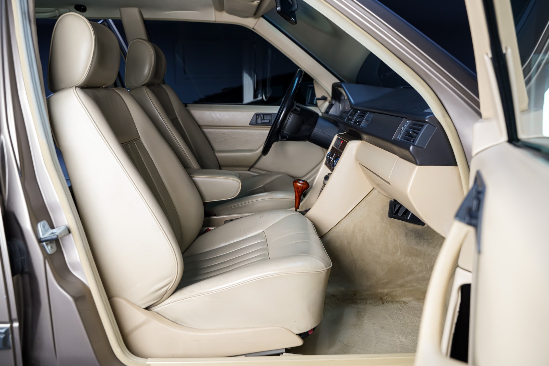 MERCEDES-BENZ 300 TE 4-Matic-image-19