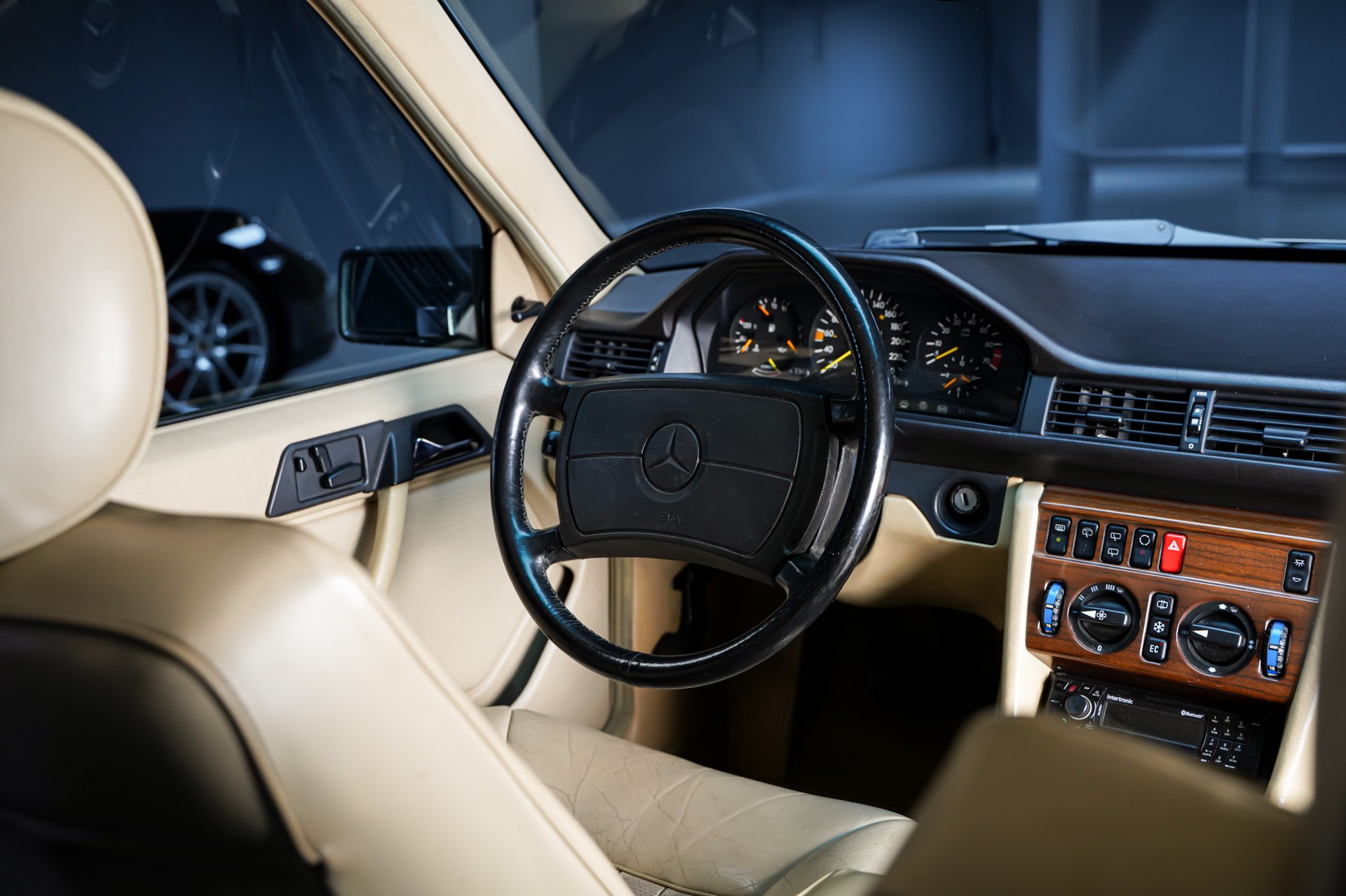 MERCEDES-BENZ 300 TE 4-Matic-image-24