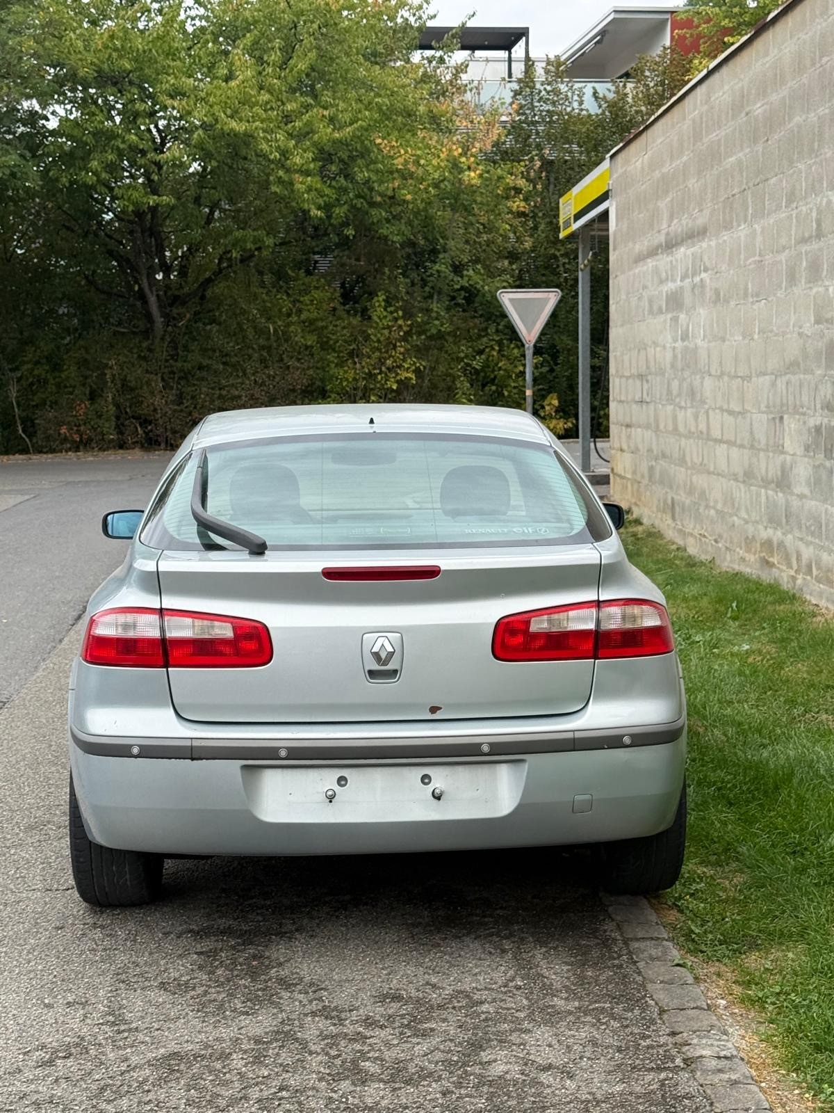 RENAULT Laguna 3.0 V6 24V Privilège Automatic-image-3