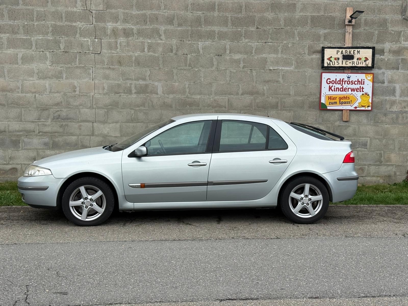 RENAULT Laguna 3.0 V6 24V Privilège Automatic-image-1