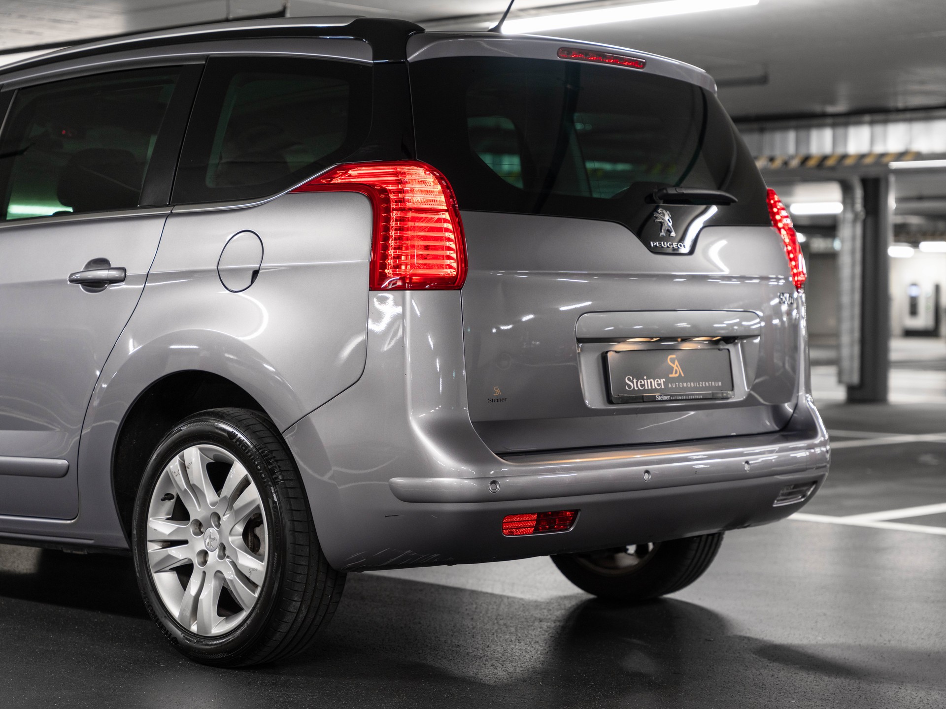 PEUGEOT 5008 1.6 16V T Style Tiptronic-image-6