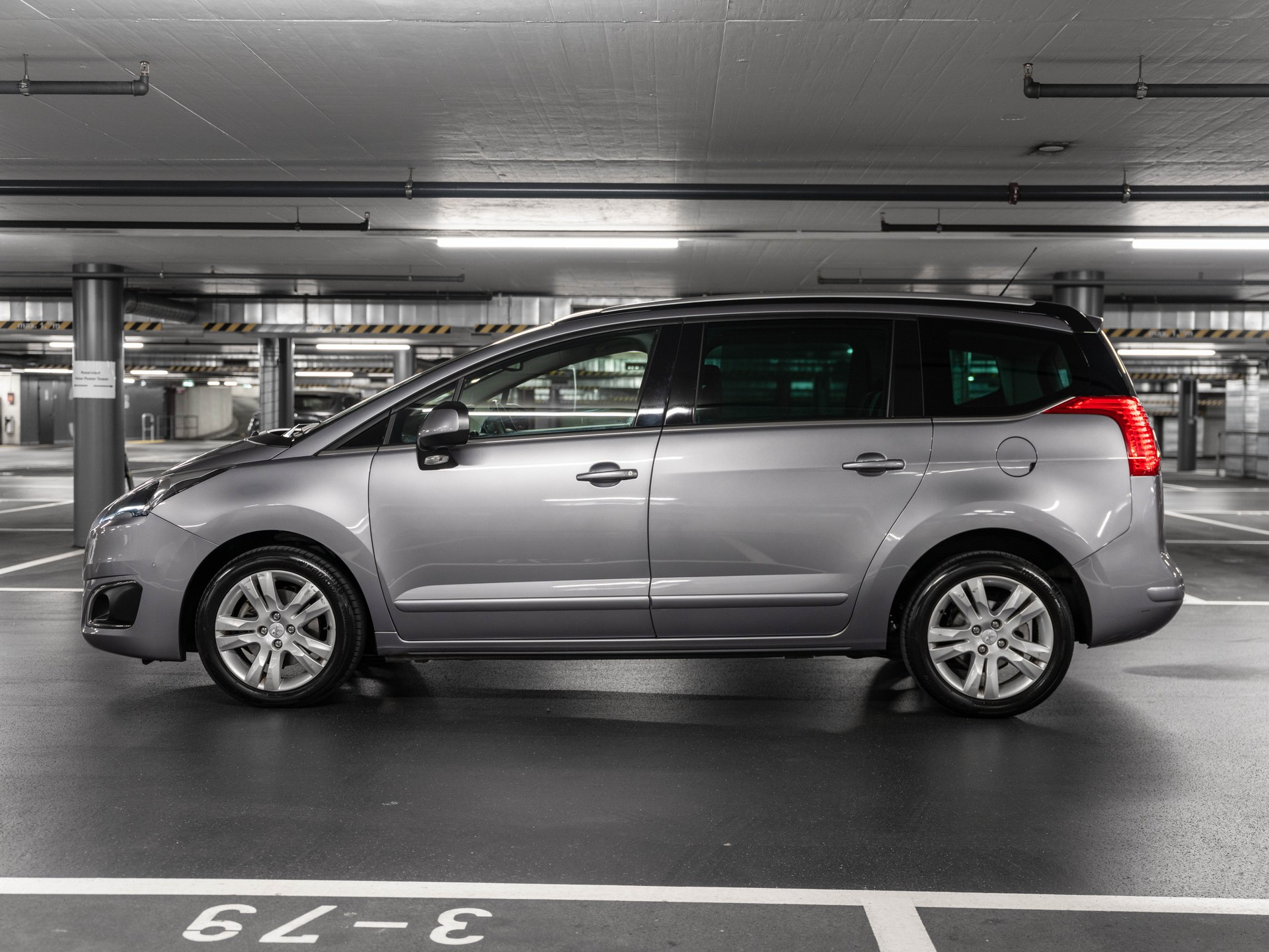 PEUGEOT 5008 1.6 16V T Style Tiptronic-image-4