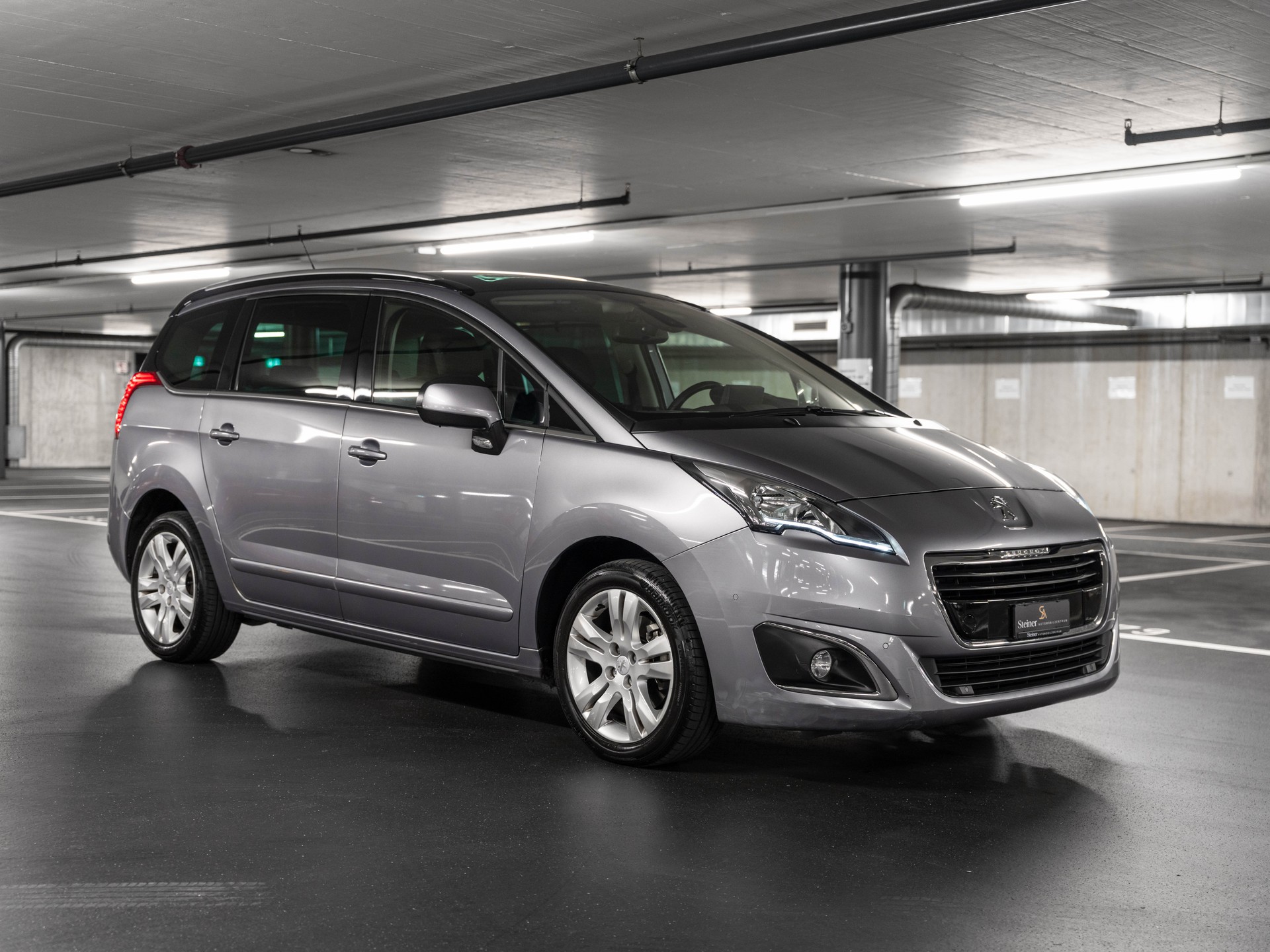 PEUGEOT 5008 1.6 16V T Style Tiptronic-image-11