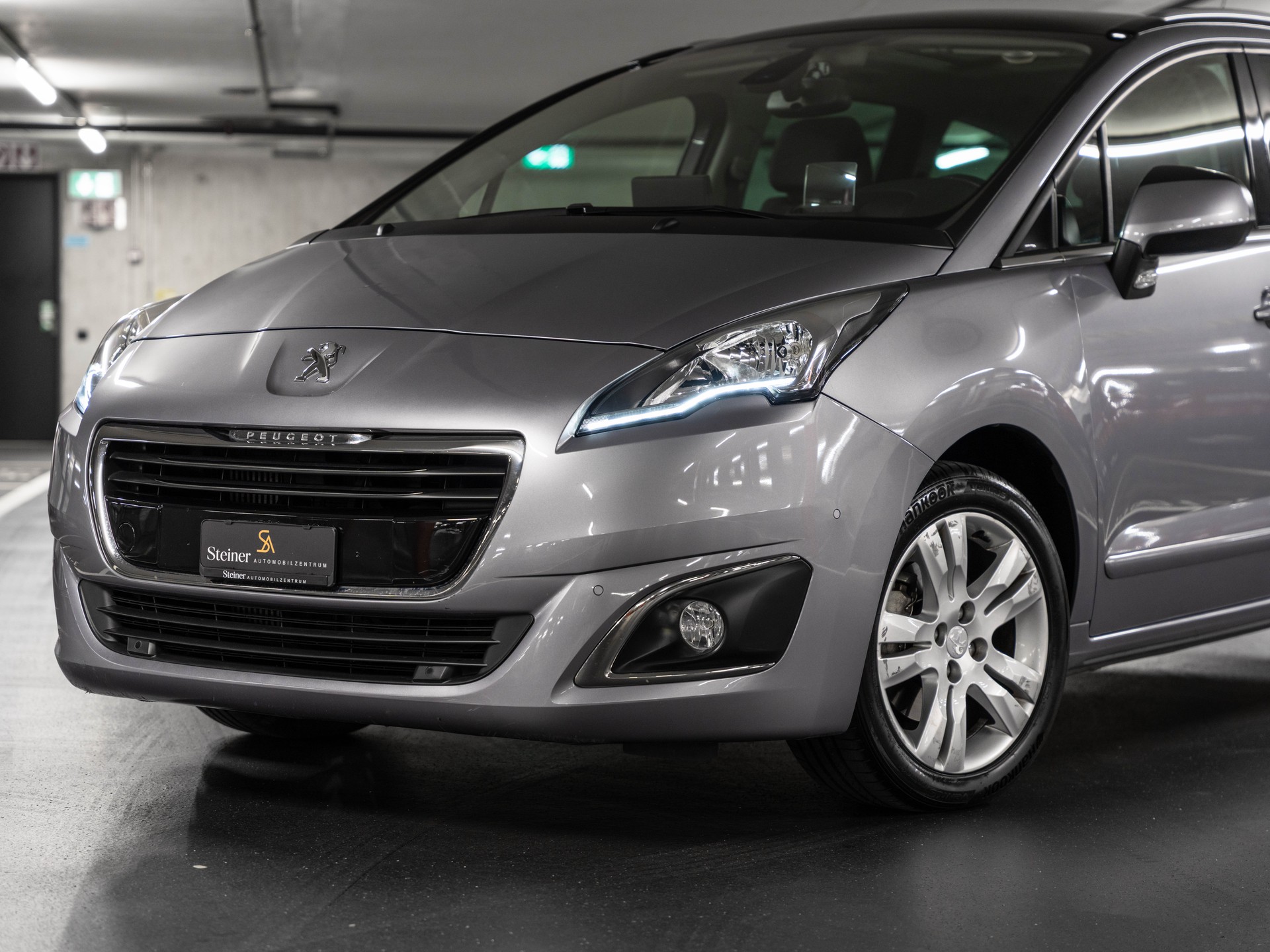 PEUGEOT 5008 1.6 16V T Style Tiptronic-image-1