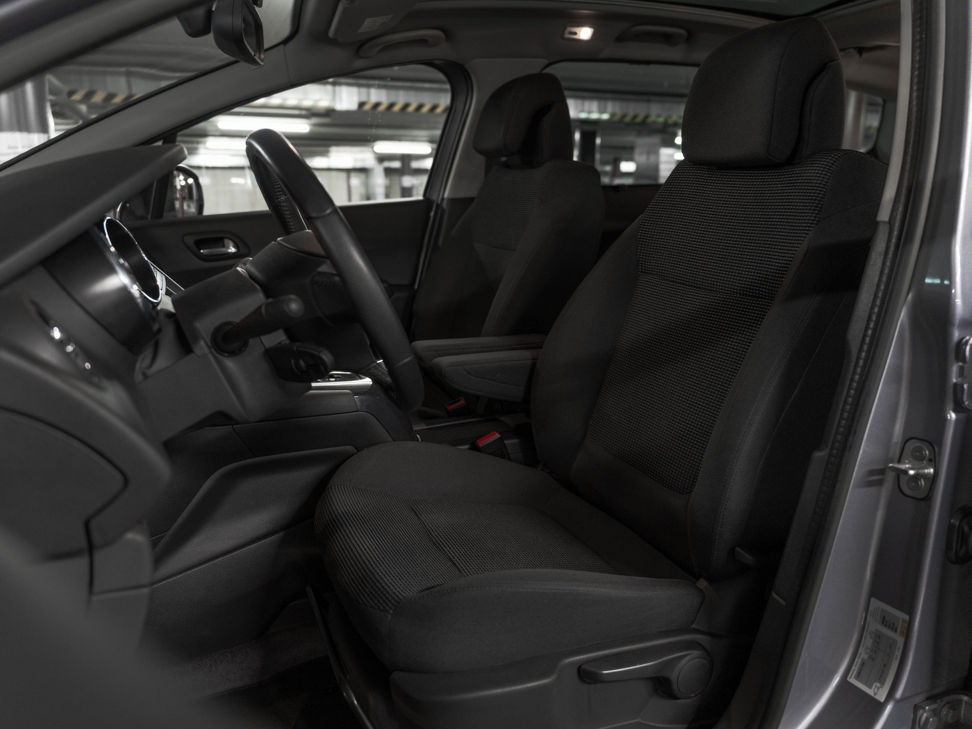 PEUGEOT 5008 1.6 16V T Style Tiptronic-image-26
