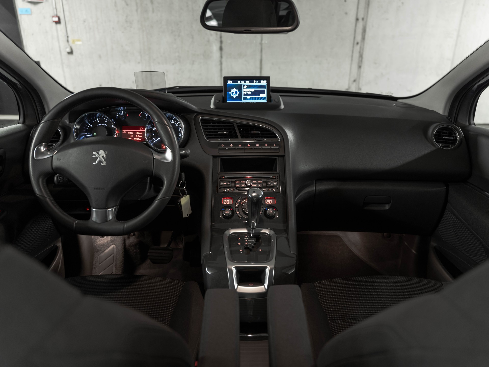 PEUGEOT 5008 1.6 16V T Style Tiptronic-image-14