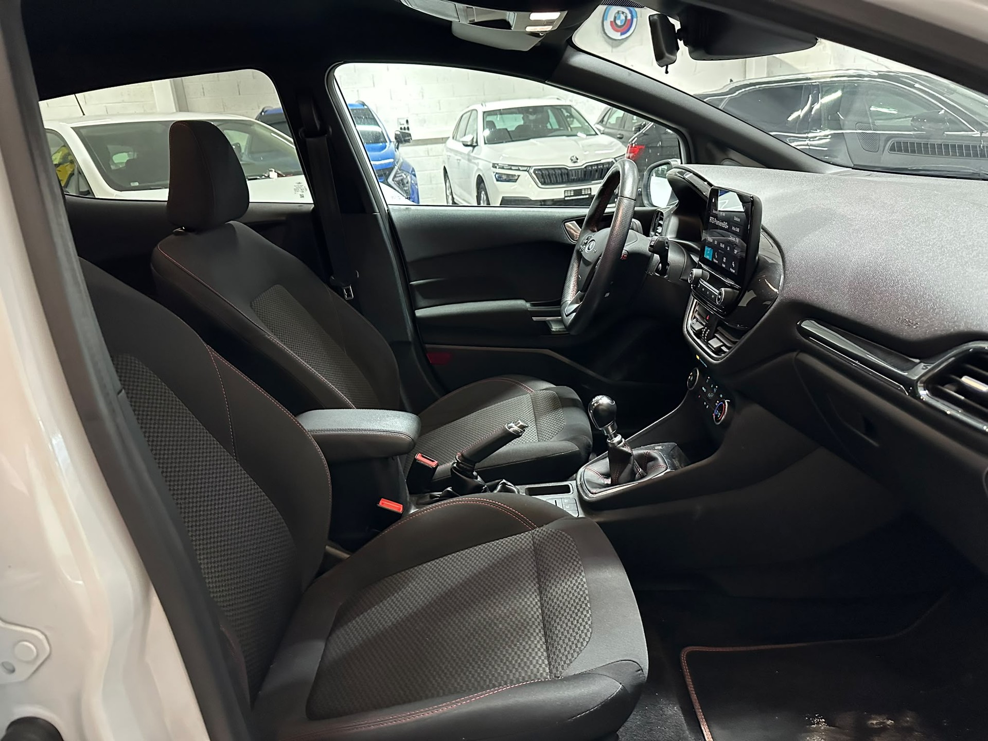 FORD Fiesta 1.0 SCTi ST-LINE Titanium-image-9