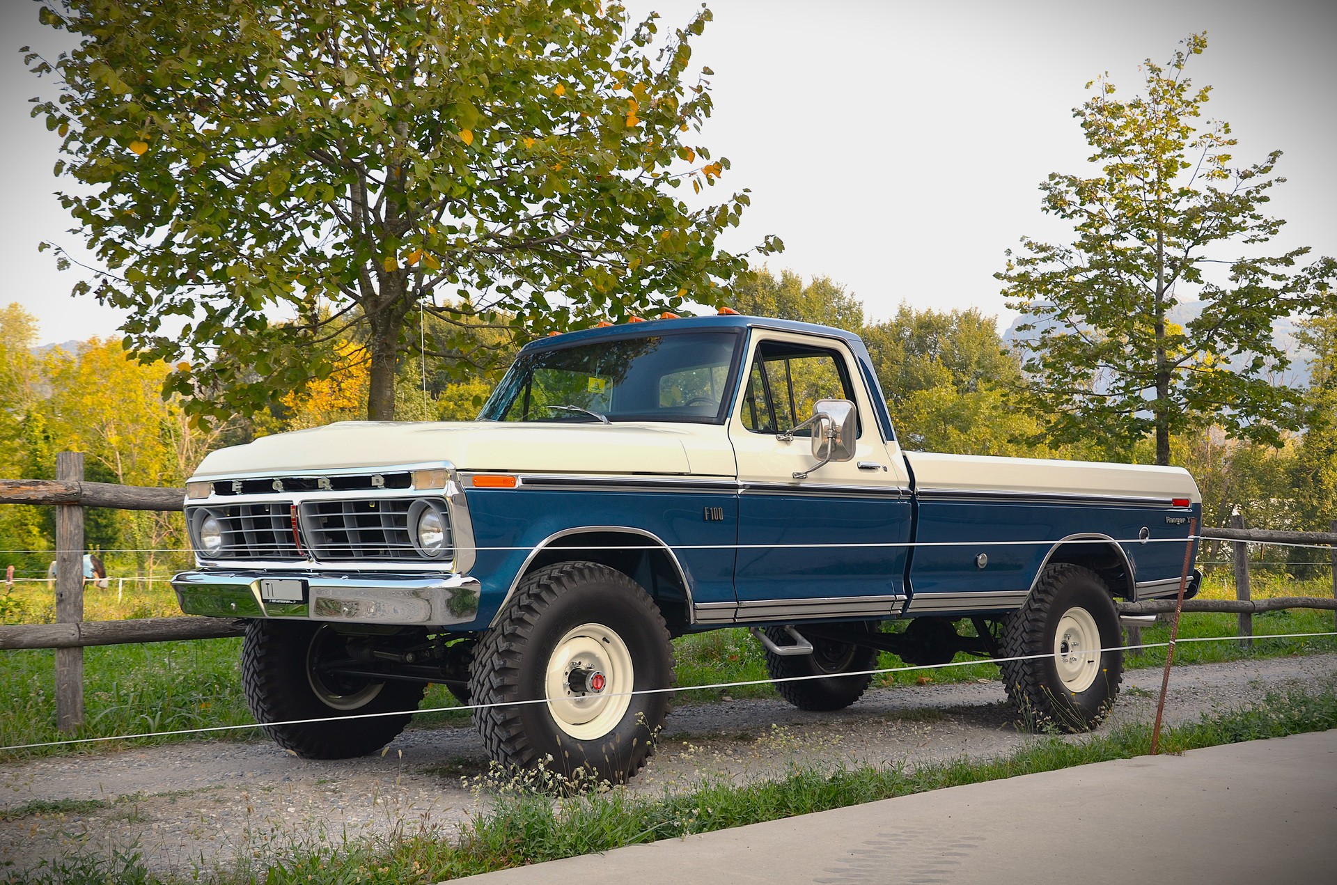 FORD F100 RANGER XLT 4X4 "HIGHBOY"-image-0