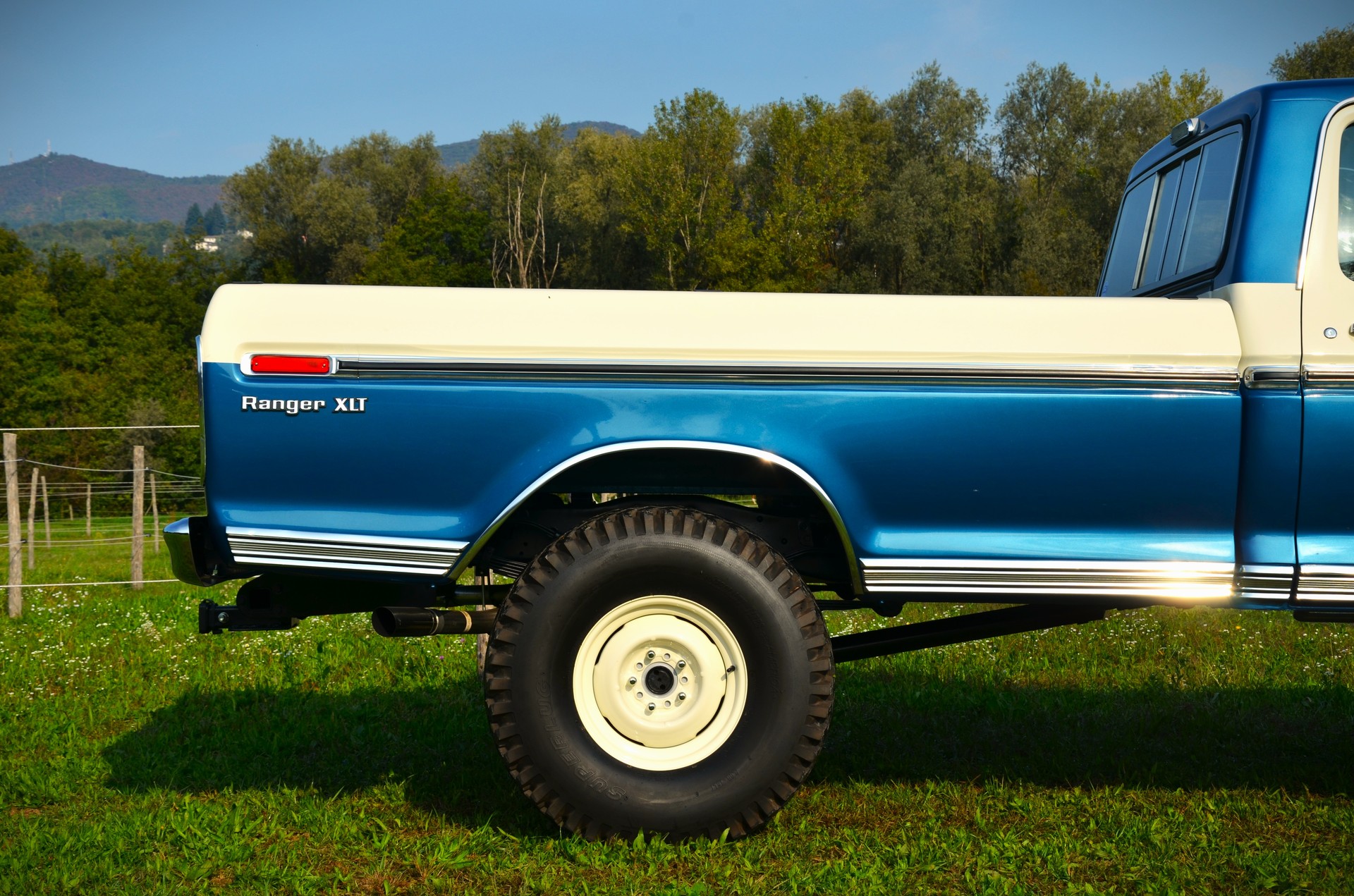 FORD F100 RANGER XLT 4X4 "HIGHBOY"-image-5