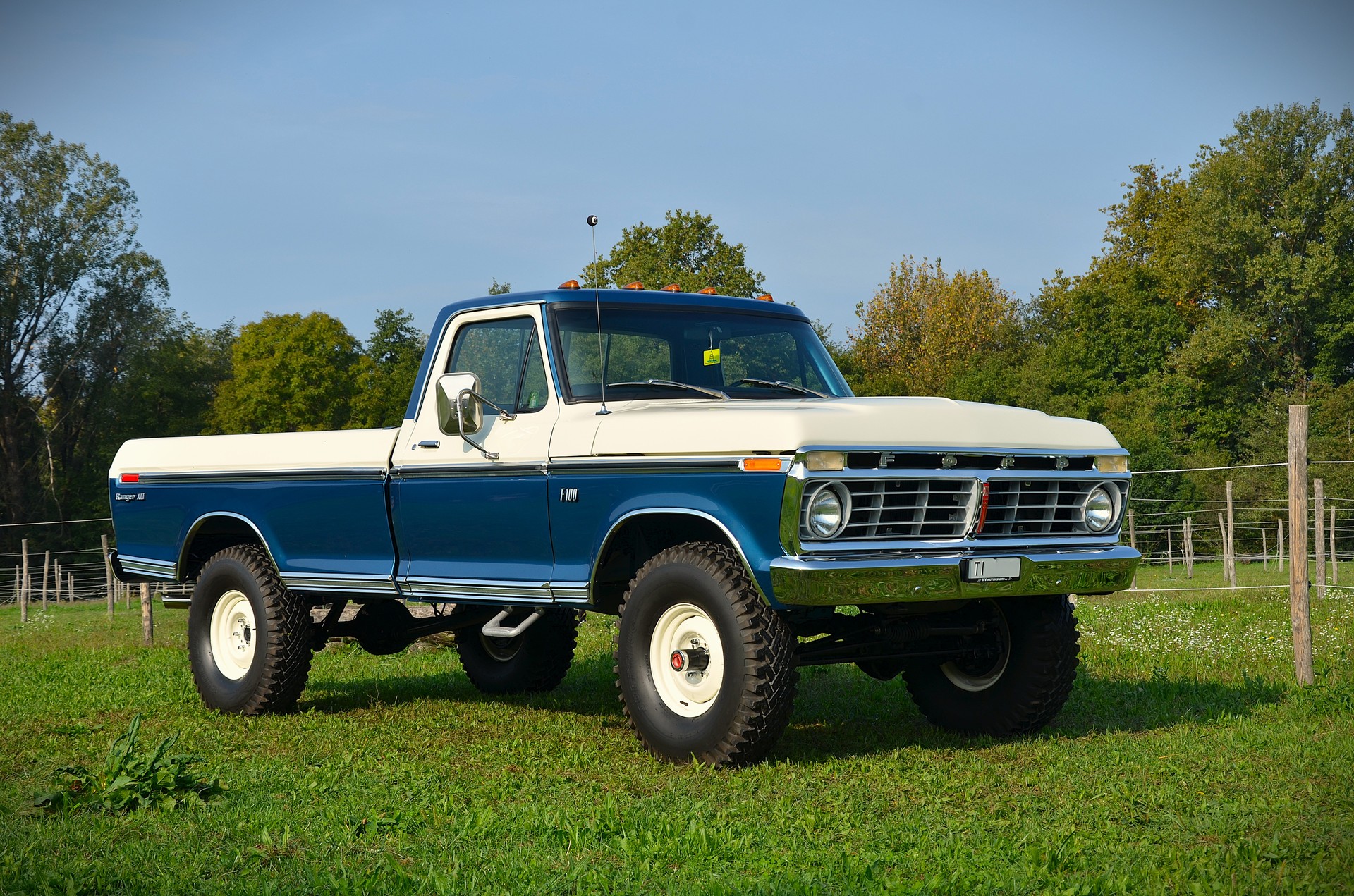 FORD F100 RANGER XLT 4X4 "HIGHBOY"-image-3