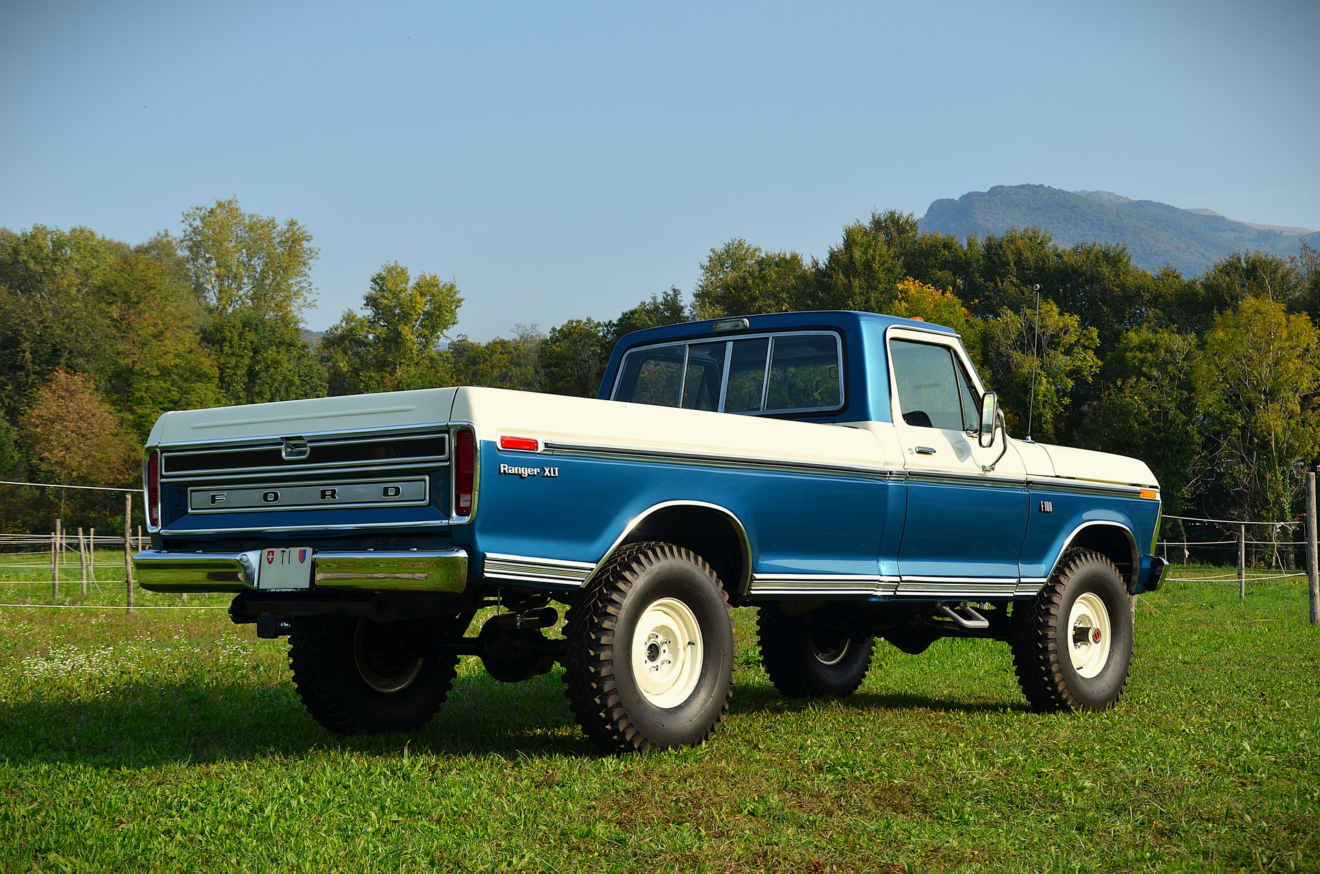 FORD F100 RANGER XLT 4X4 "HIGHBOY"-image-4