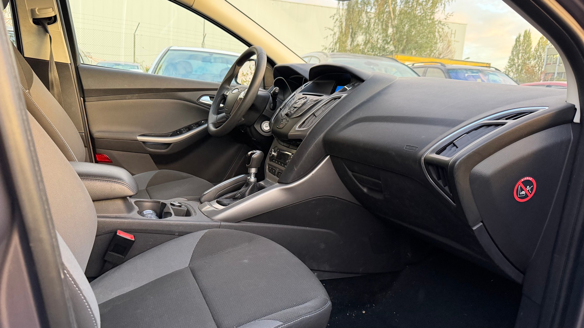 FORD Focus 1.0 SCTi Titanium-image-10