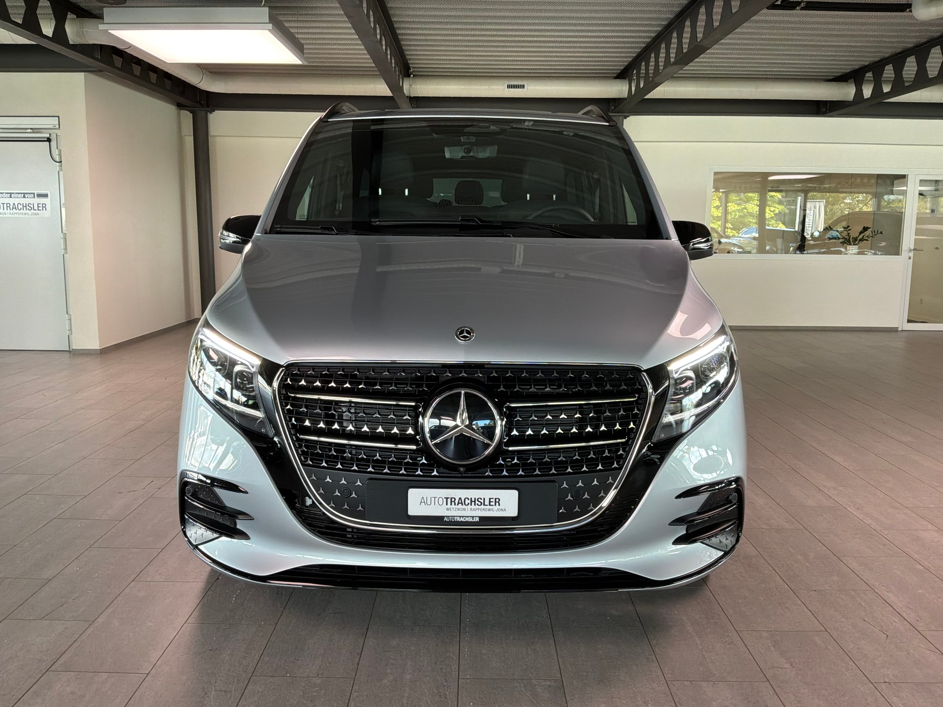 MERCEDES-BENZ V 300 d lang 4Matic Swiss Edition 9G-Tronic-image-1