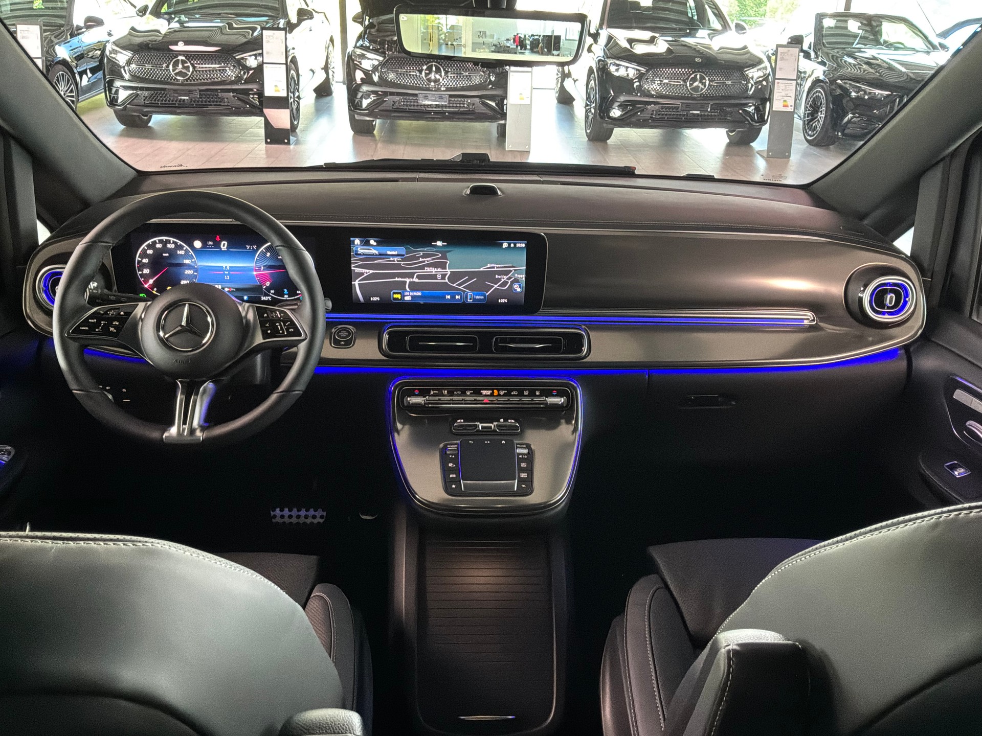 MERCEDES-BENZ V 300 d lang 4Matic Swiss Edition 9G-Tronic-image-11