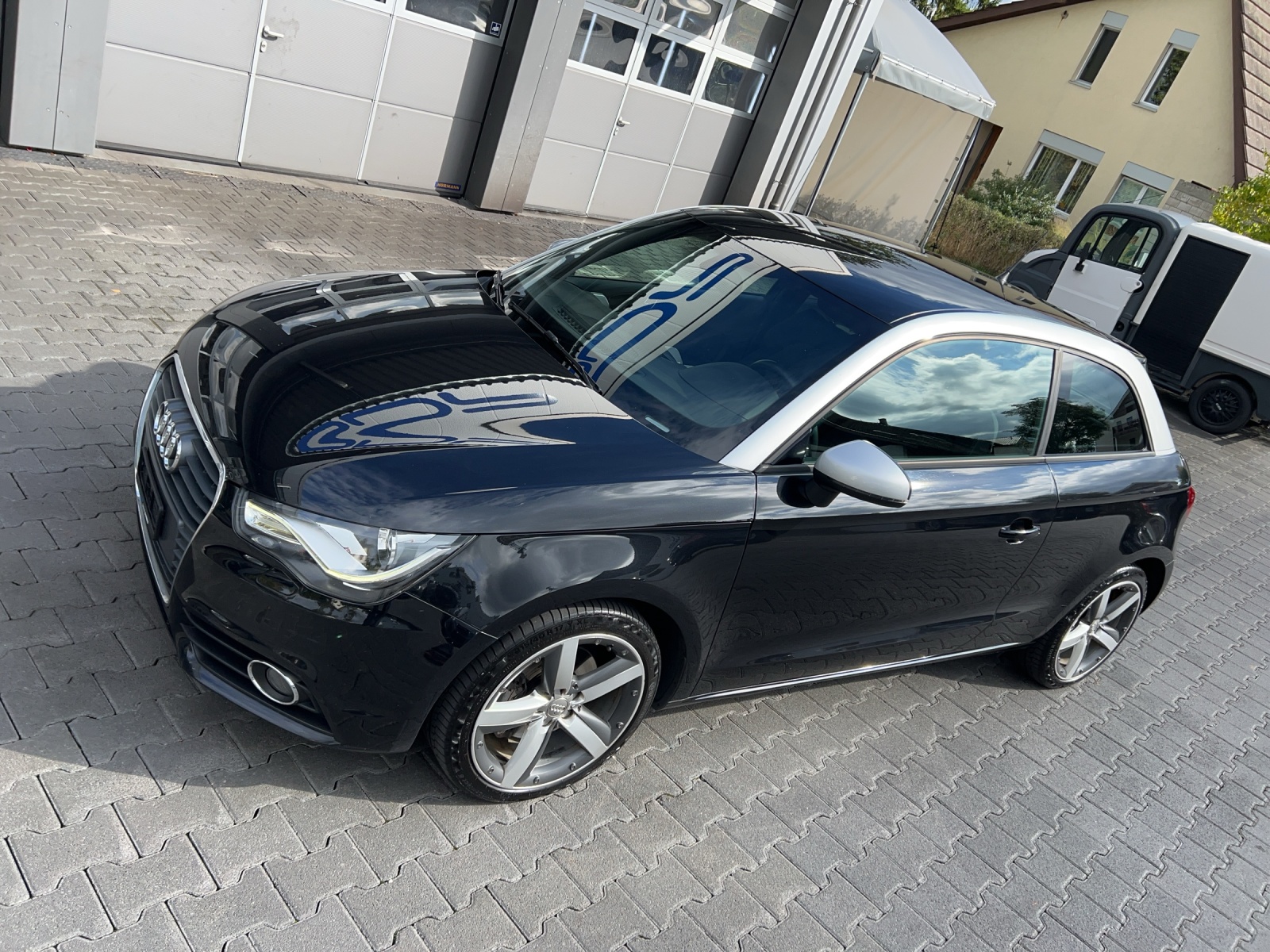 AUDI A1 1.4 TFSI Ambition S-tronic-image-12