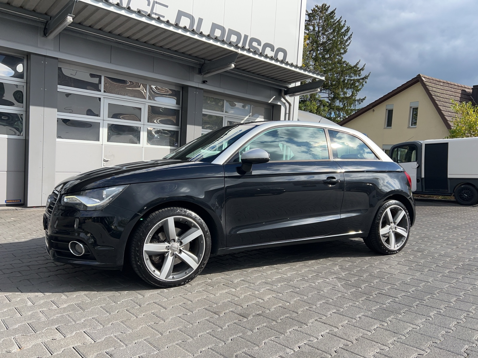 AUDI A1 1.4 TFSI Ambition S-tronic-image-0