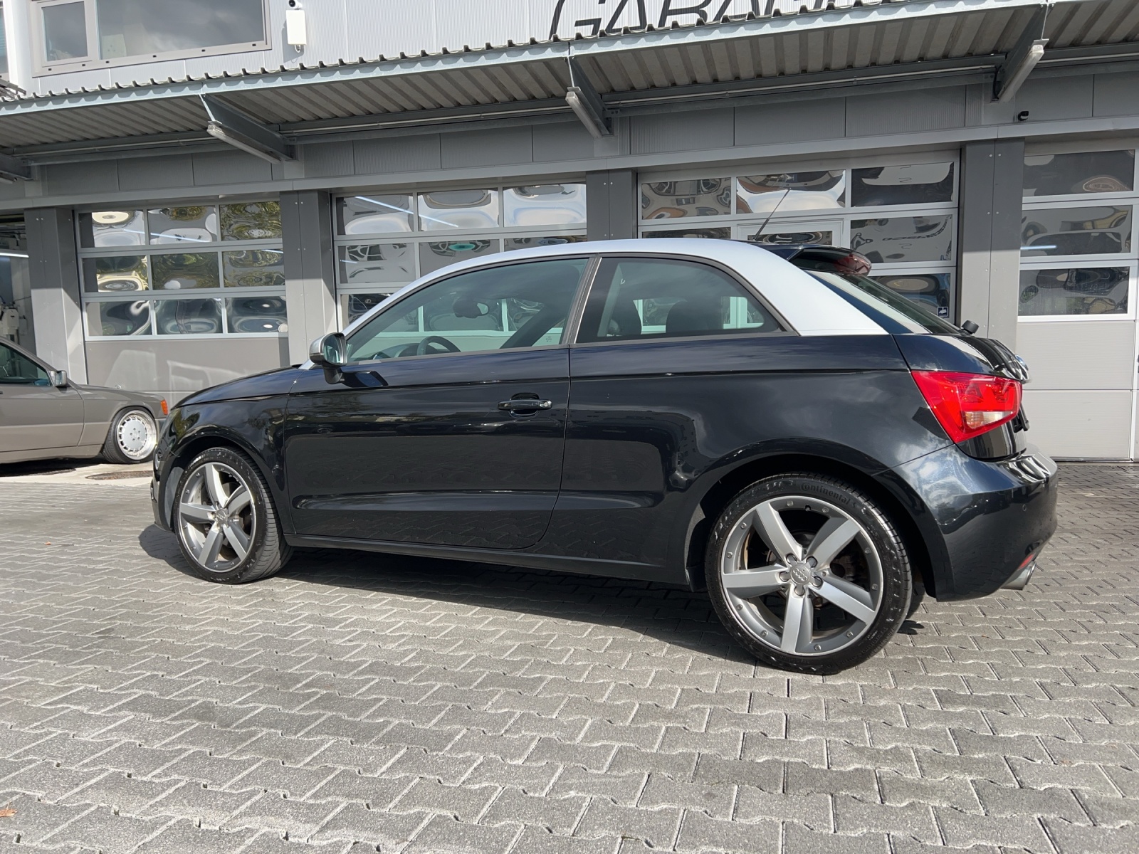 AUDI A1 1.4 TFSI Ambition S-tronic-image-2