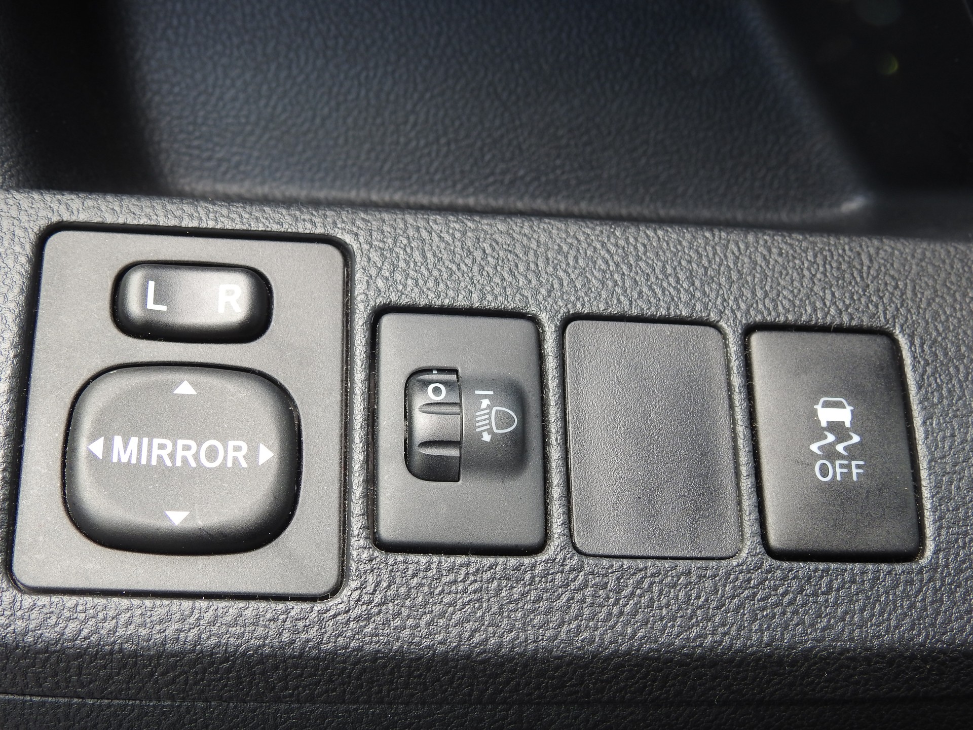 TOYOTA Verso-S 1.33 Linea Trend Multidrive S-image-27